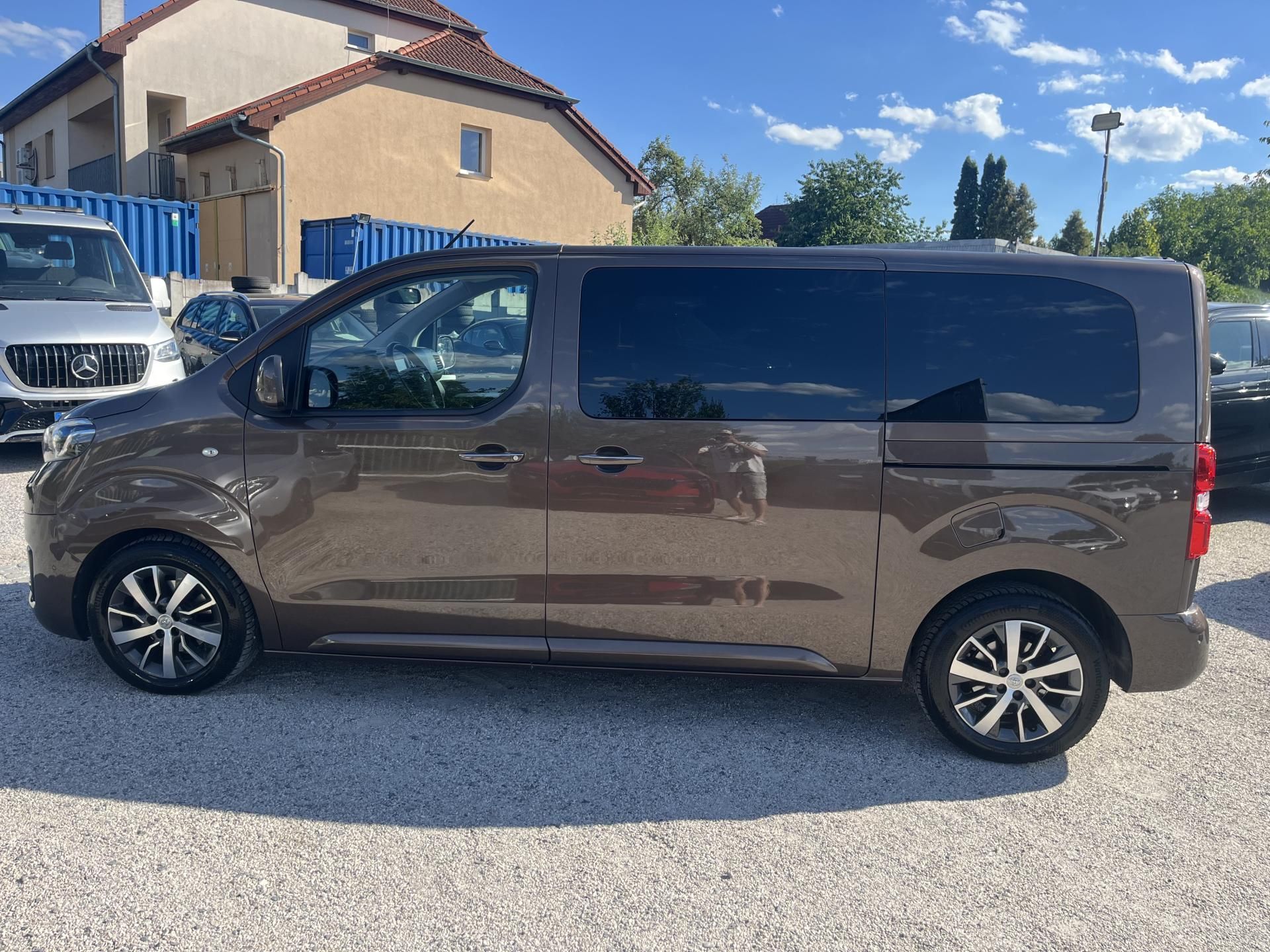 Toyota Proace Verso, 2.0D 130Kw Vebasto Panorama - fotka 4
