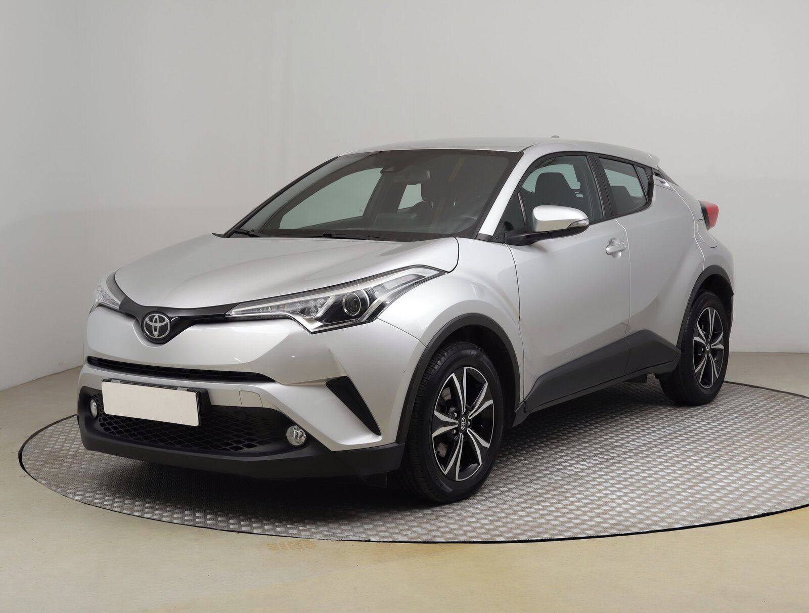 Toyota C-HR, 1.2 Turbo, ČR,1.maj - fotka 2