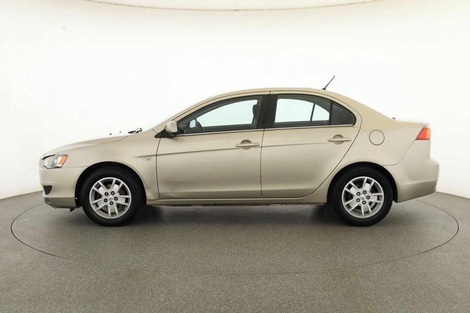 Mitsubishi Lancer, 1.5 MIVEC, Automatická klima - fotka 3