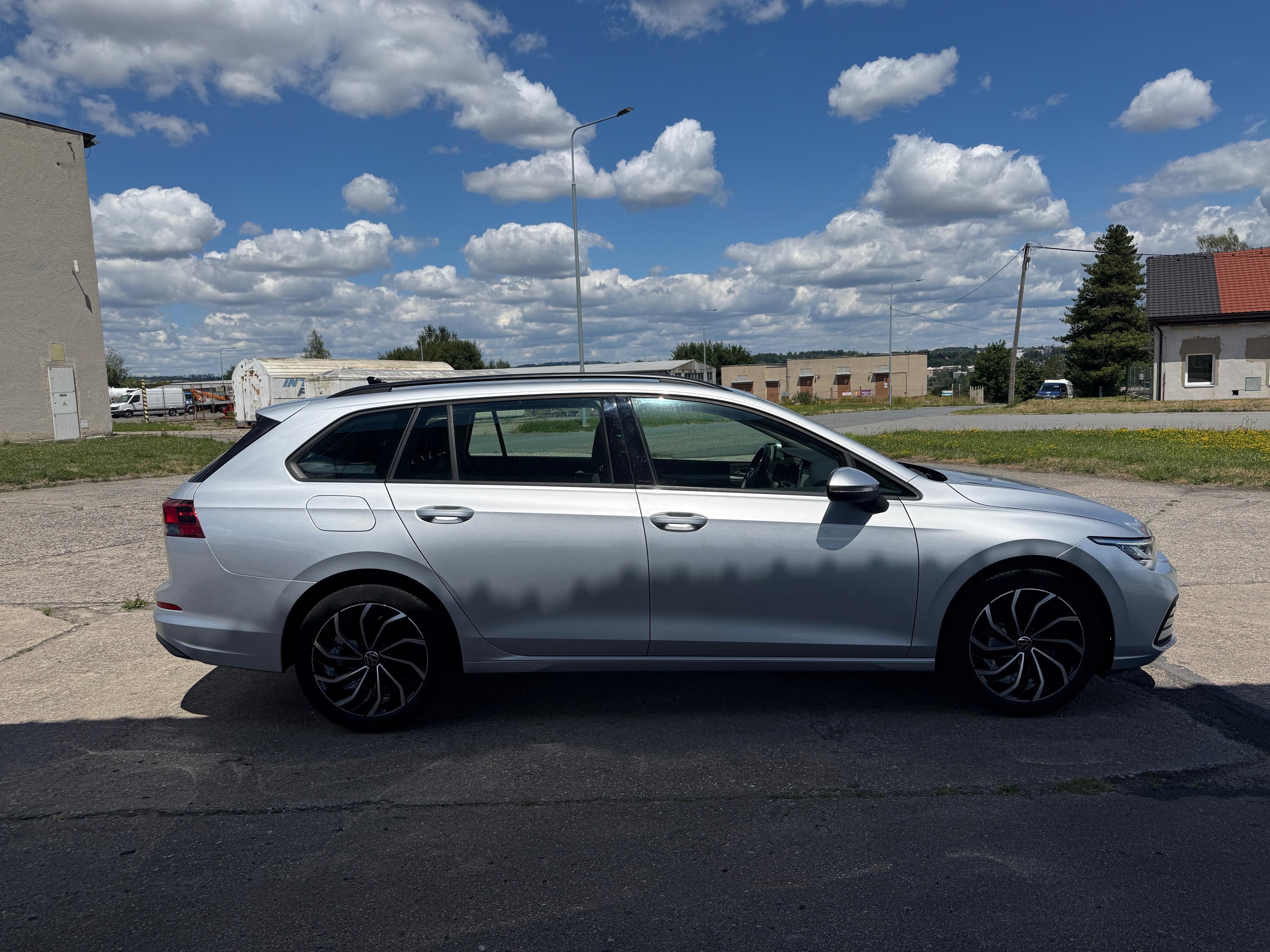 Volkswagen Golf, 1.0TSi kombi Life+ 81kw 2021 - fotka 4