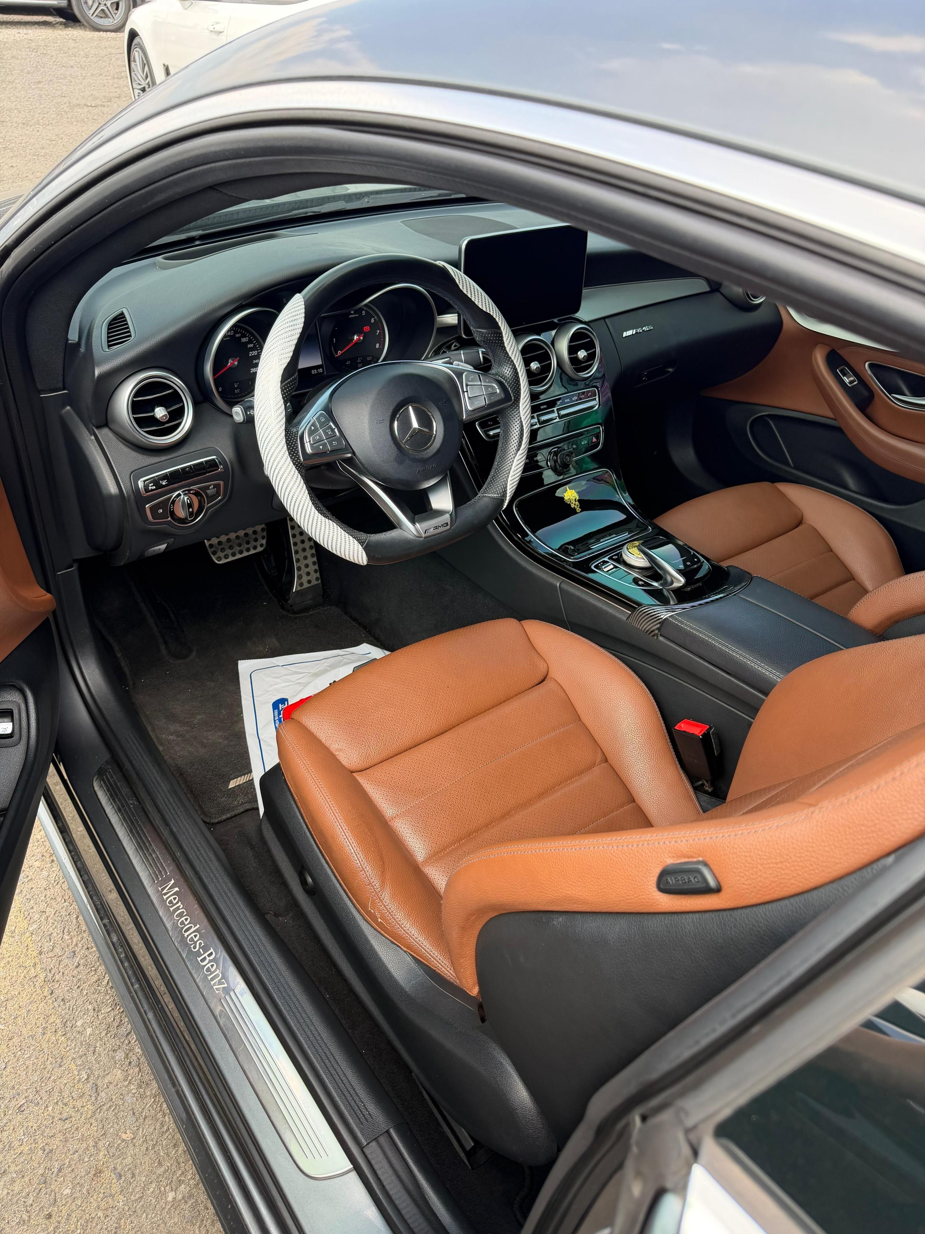 Mercedes-Benz Třídy C, C200 135KW, AMG, COUPE,LED,DPH - fotka 5