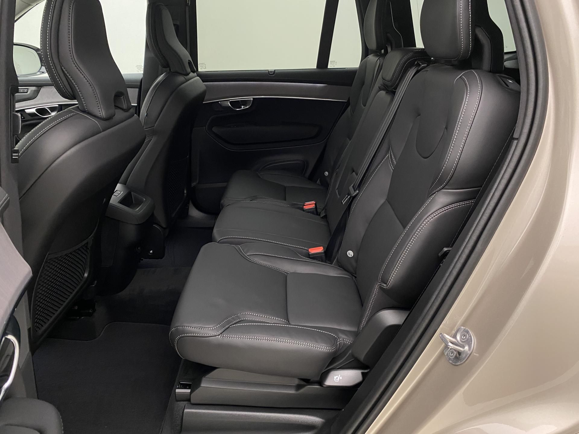 Volvo XC90, B5 AWD AUT DARK PLUS 7míst - fotka 6