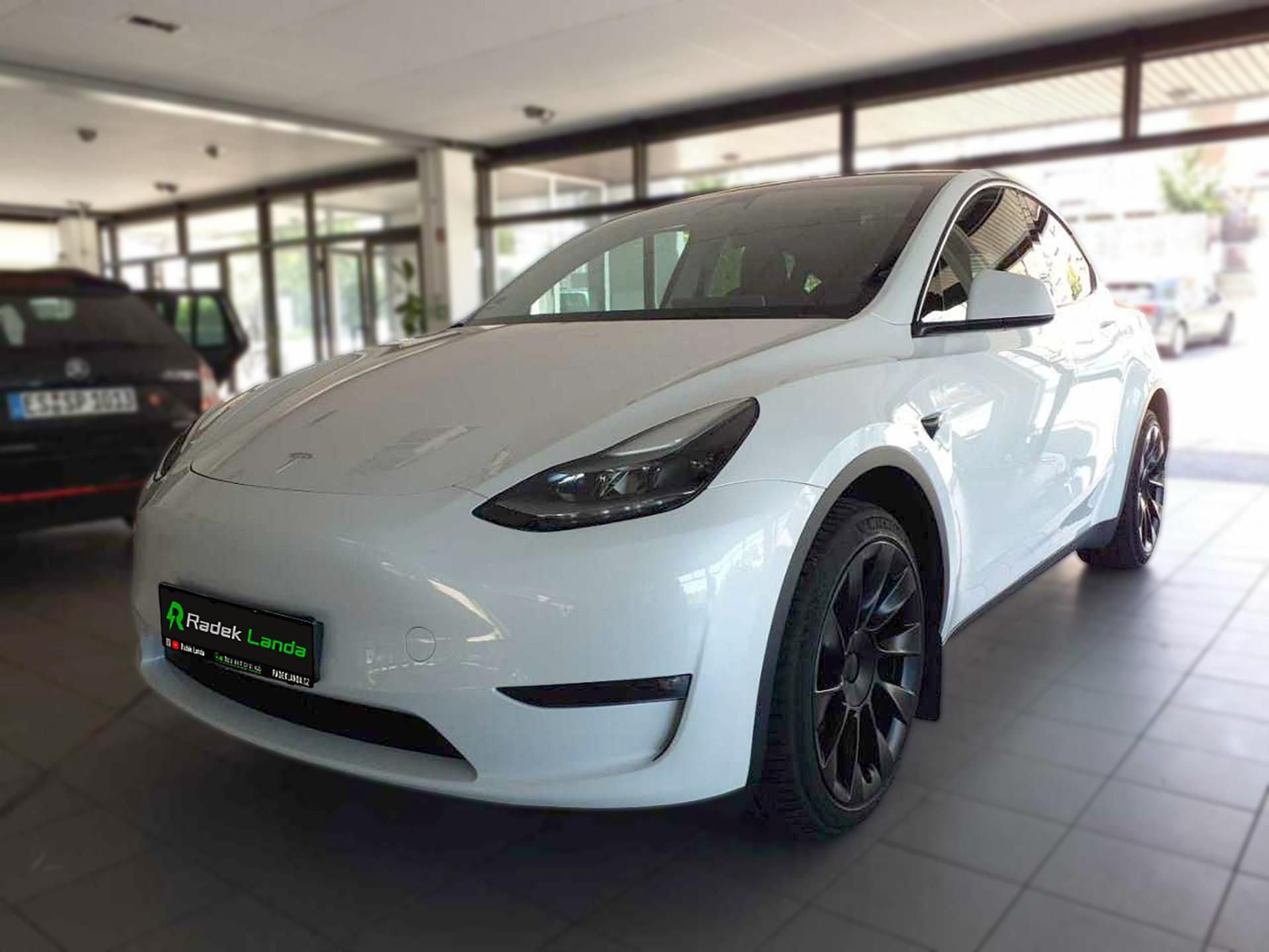 Tesla Model Y, Long Range AWD | Berlín, tažné - fotka 3