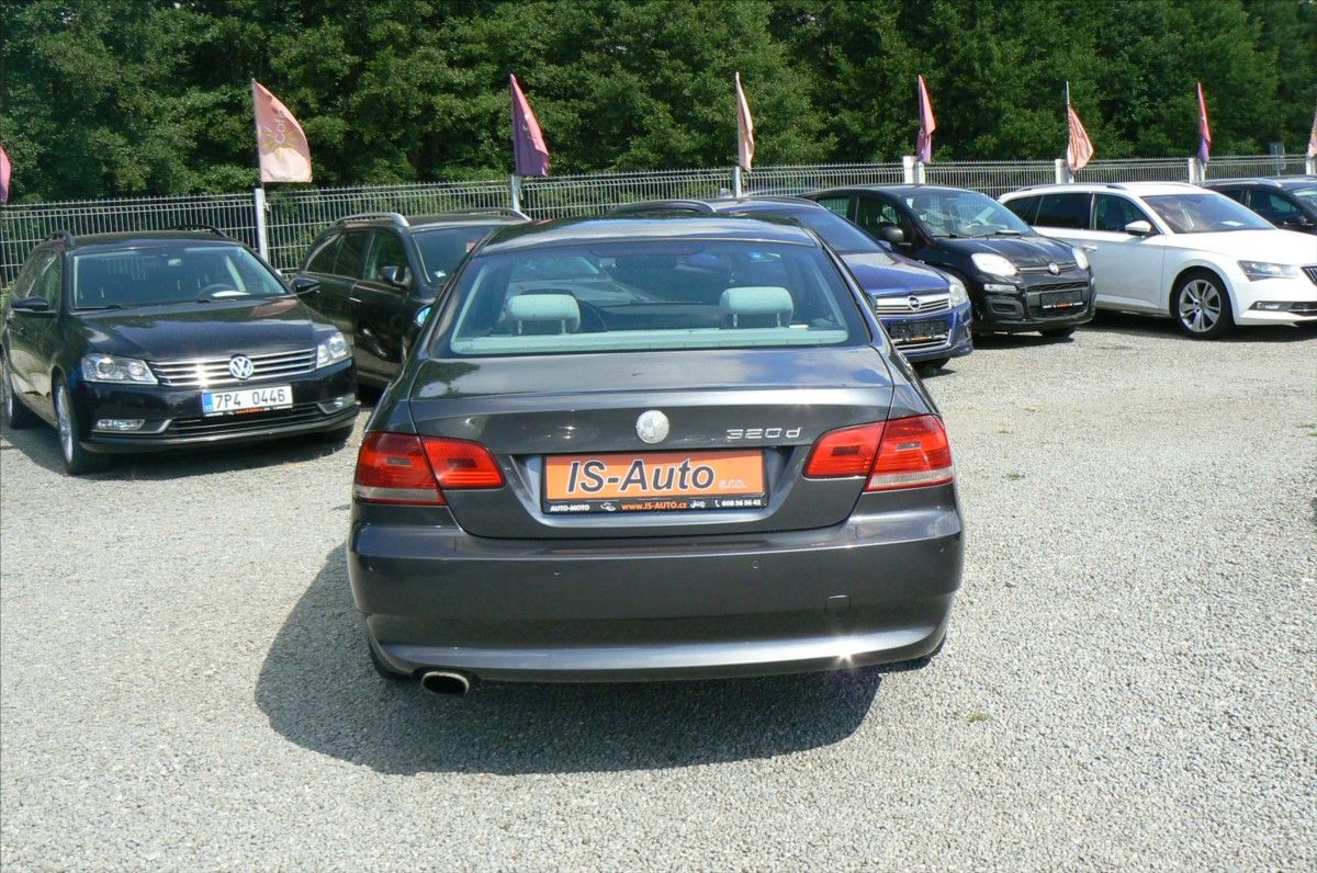 BMW Řada 3, 2,0 320 d COUPE - fotka 6