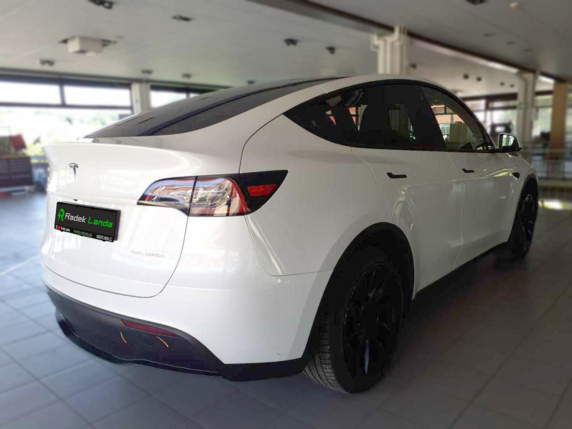 Tesla Model Y, Long Range AWD | Berlín, tažné - fotka 4