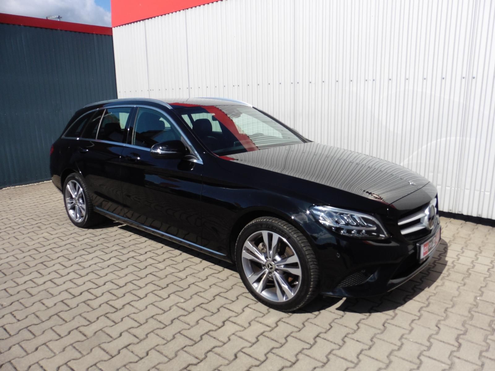Mercedes-Benz Třídy C, 220d 4Matic Avantgarde, ... - fotka 2