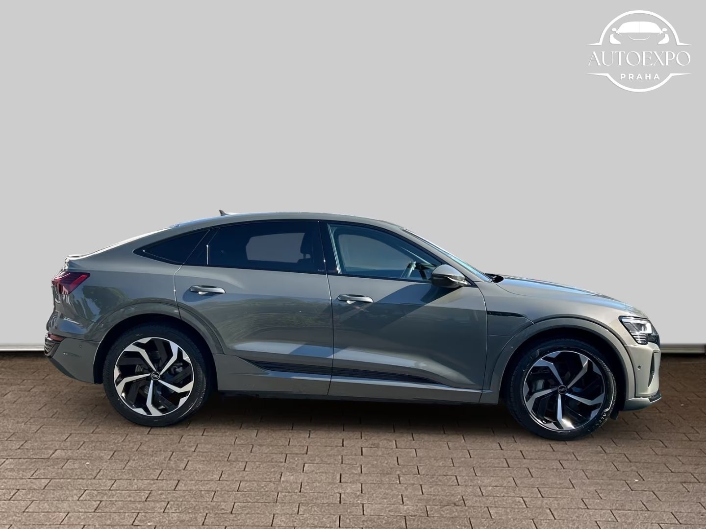 Audi Q8, advanced Sportback 50 quattro - fotka 4