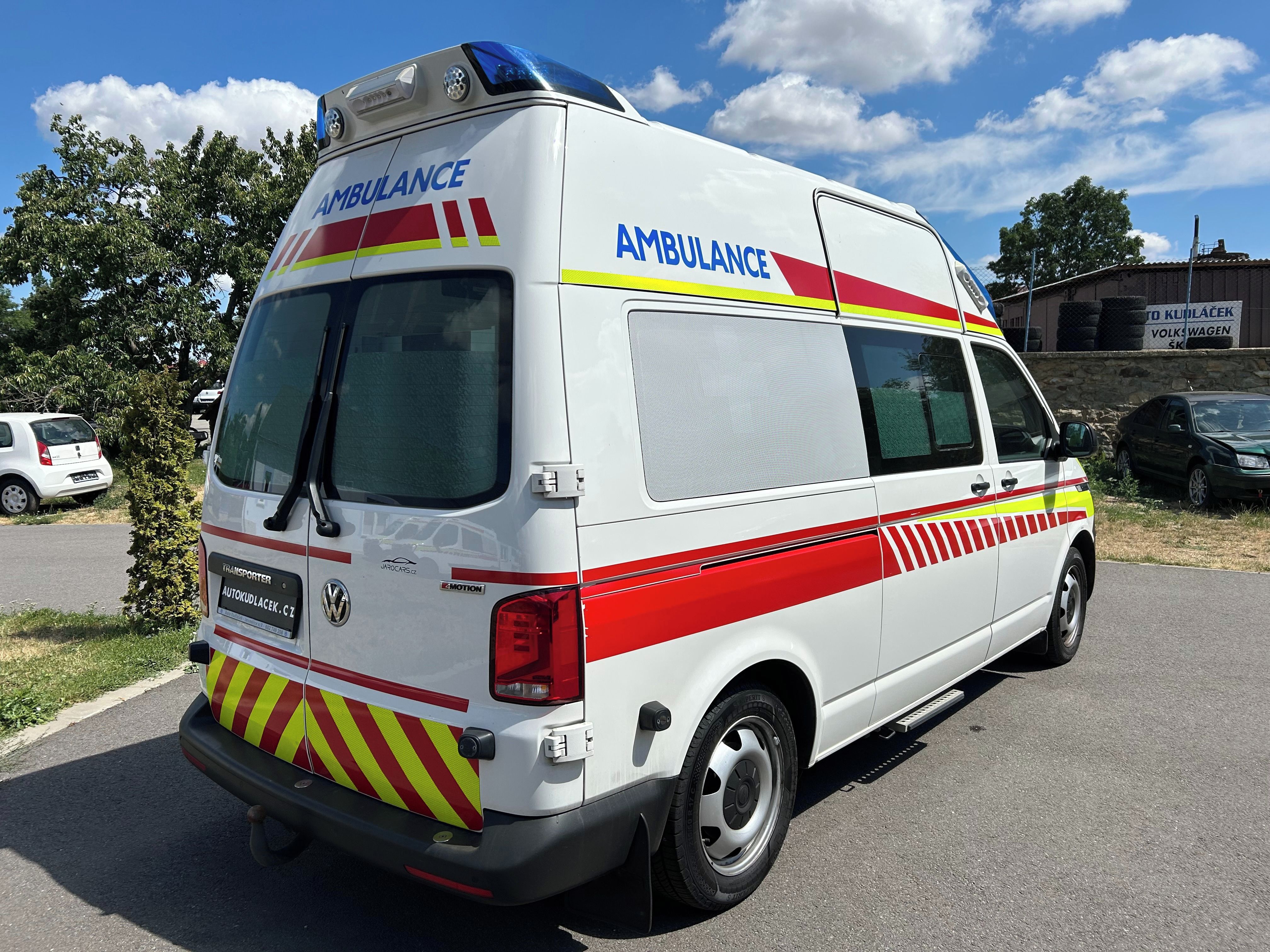 Volkswagen Transporter, T6.1 - 2.0 TDI Sanitní vůz 4x4 - fotka 3