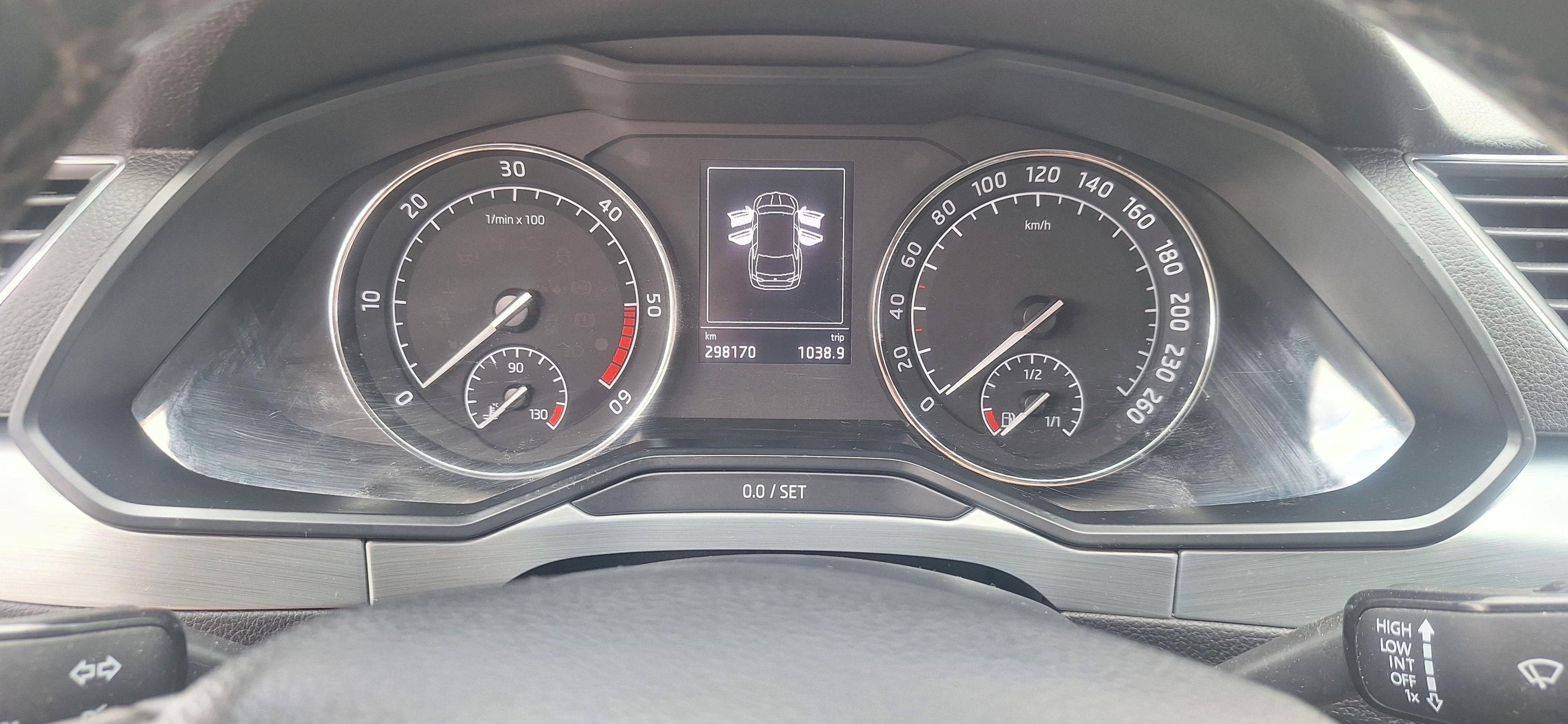 Škoda Superb, 2.0 tdi - fotka 3