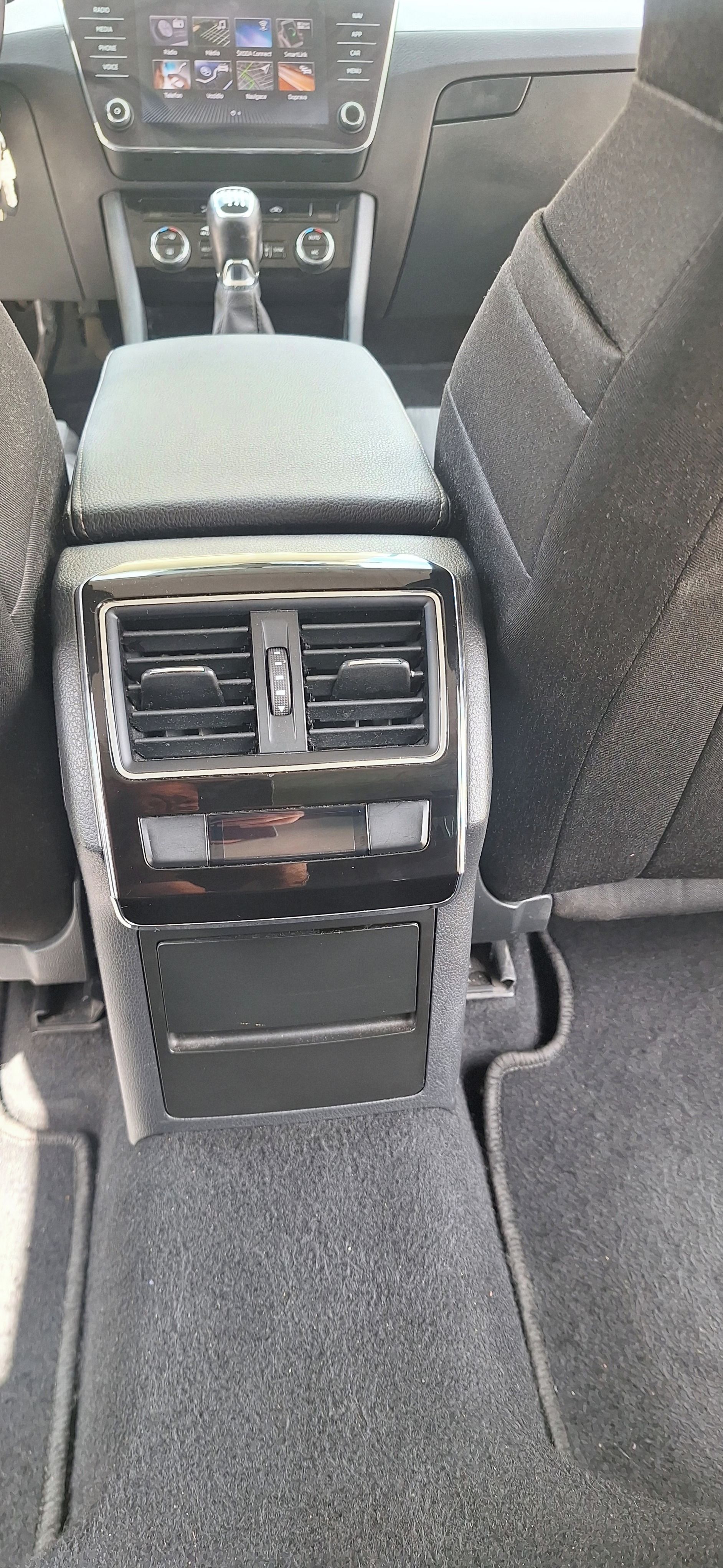 Škoda Superb, 2.0 tdi - fotka 5