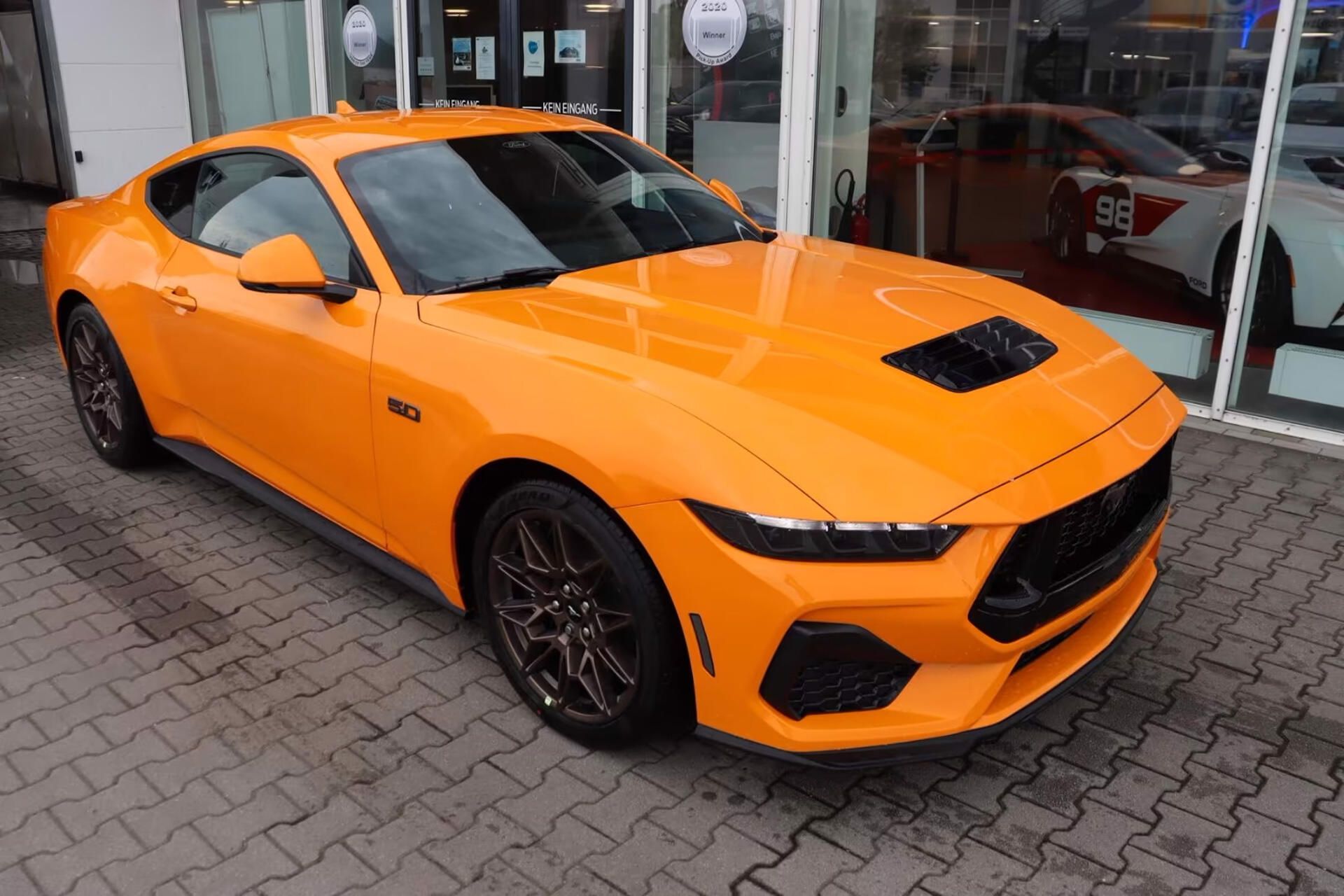 Ford Mustang, Fastback 5.0 Bronze-Styling - fotka 3