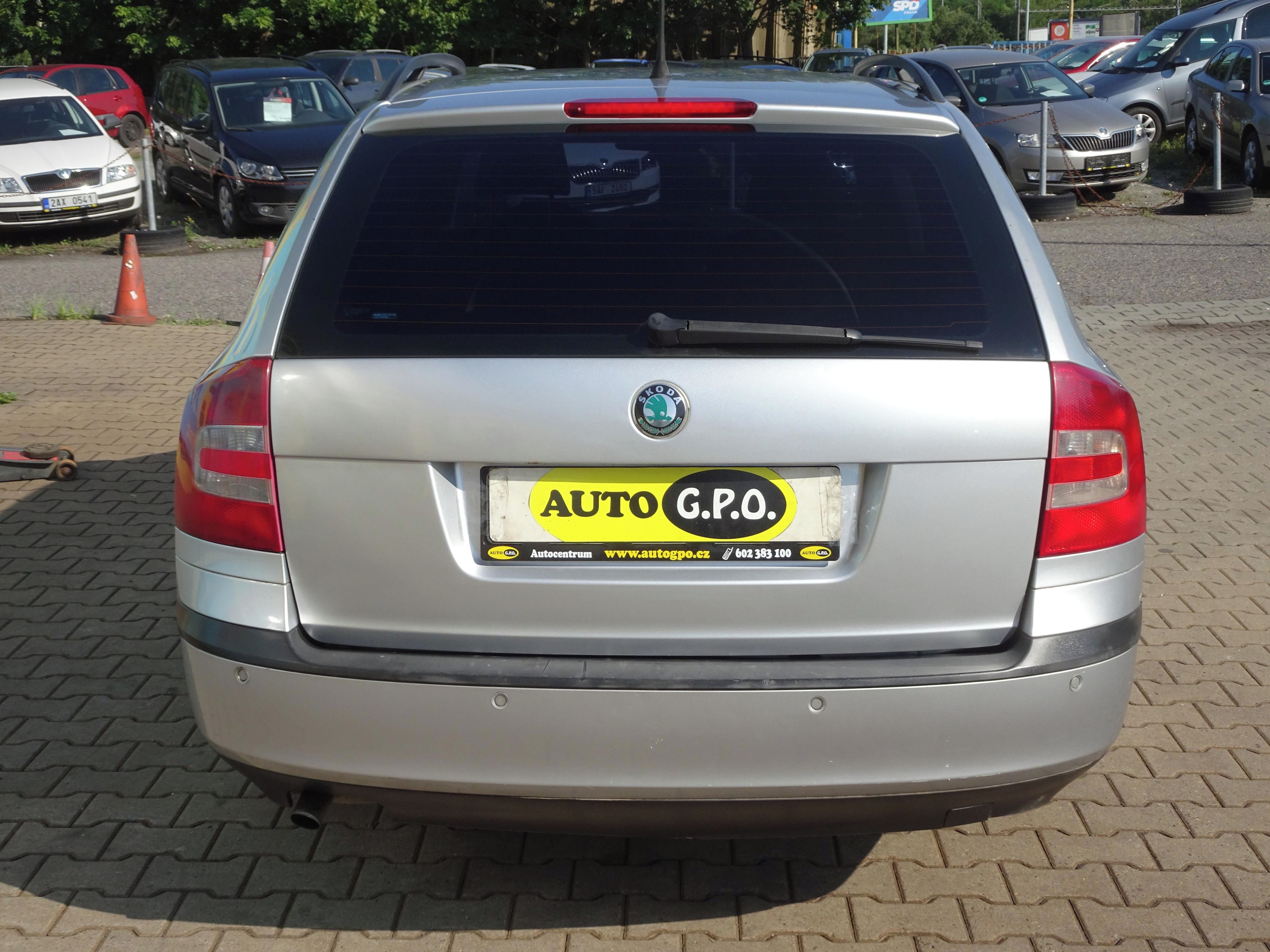 Škoda Octavia, 1.6i Combi - fotka 5