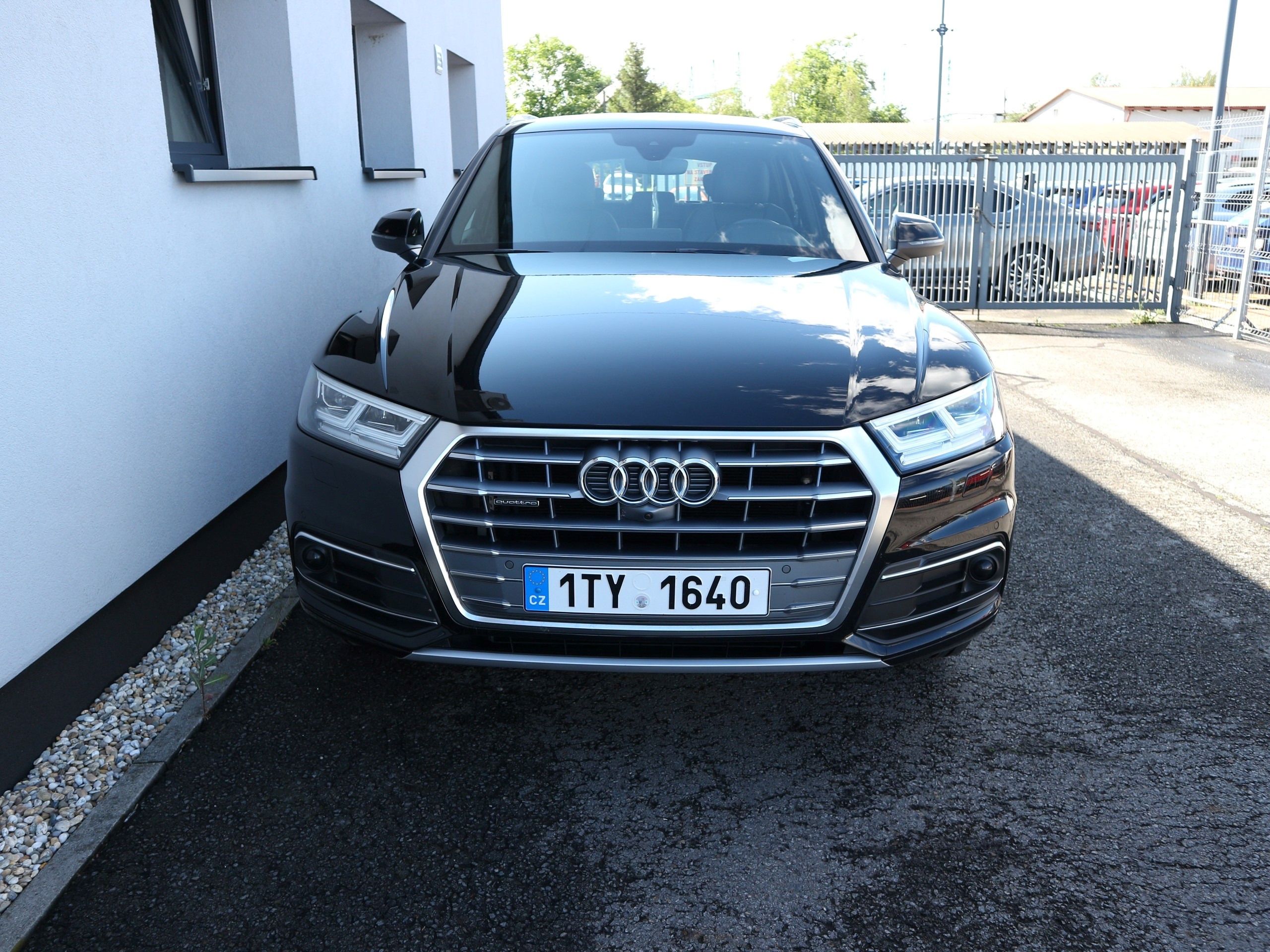 Audi Q5, 2.0 TDI Quattro S-line - fotka 2