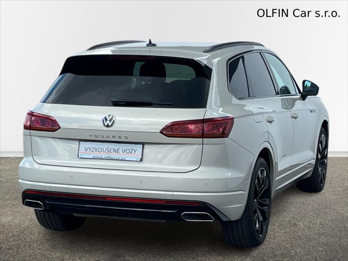 Volkswagen Touareg, 3,0 TDi V6 210 kW 8AT 4x4 R-LI - fotka 2