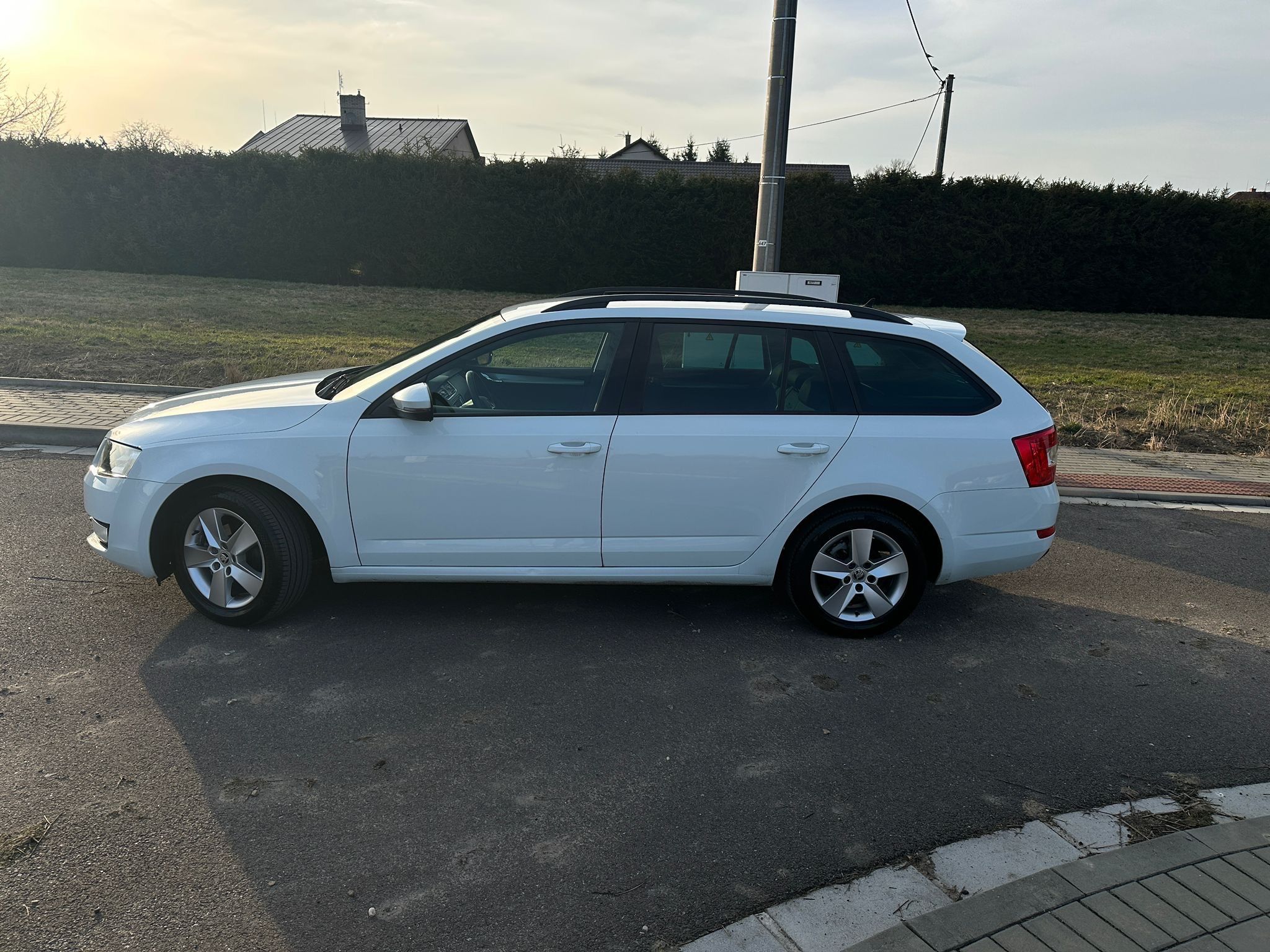 Škoda Octavia, III 1.6 TDI 81kw Ambition - fotka 3