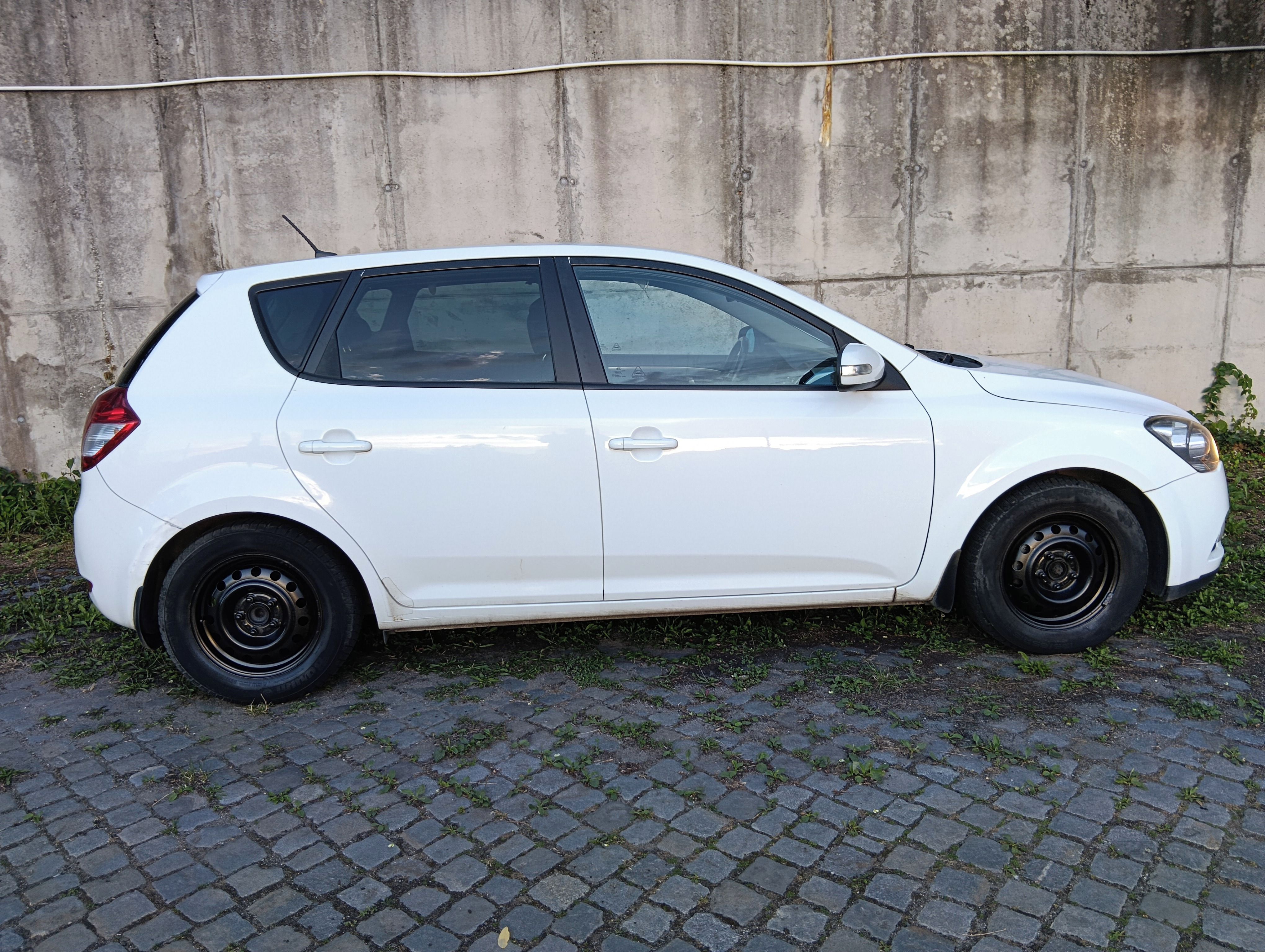 Kia Cee´d, 1.6 D/85 kW, AUTOMAT, výhřev, - fotka 3
