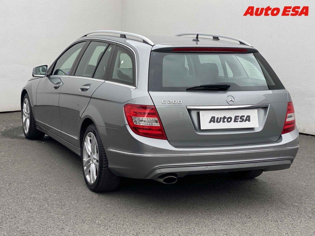 Mercedes-Benz Třídy C, 1.8 C200 - fotka 6
