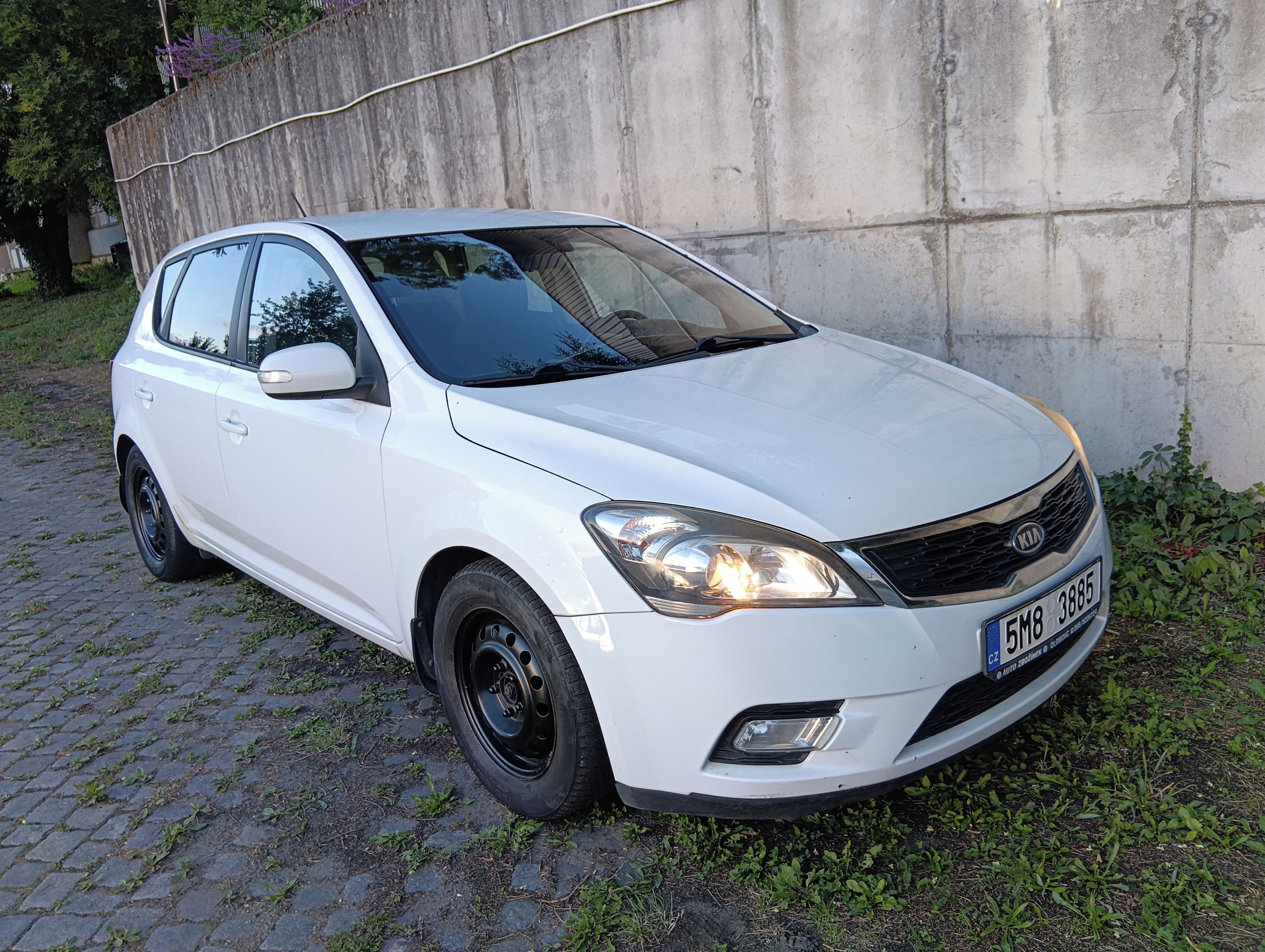 Kia Cee´d, 1.6 D/85 kW, AUTOMAT, výhřev,