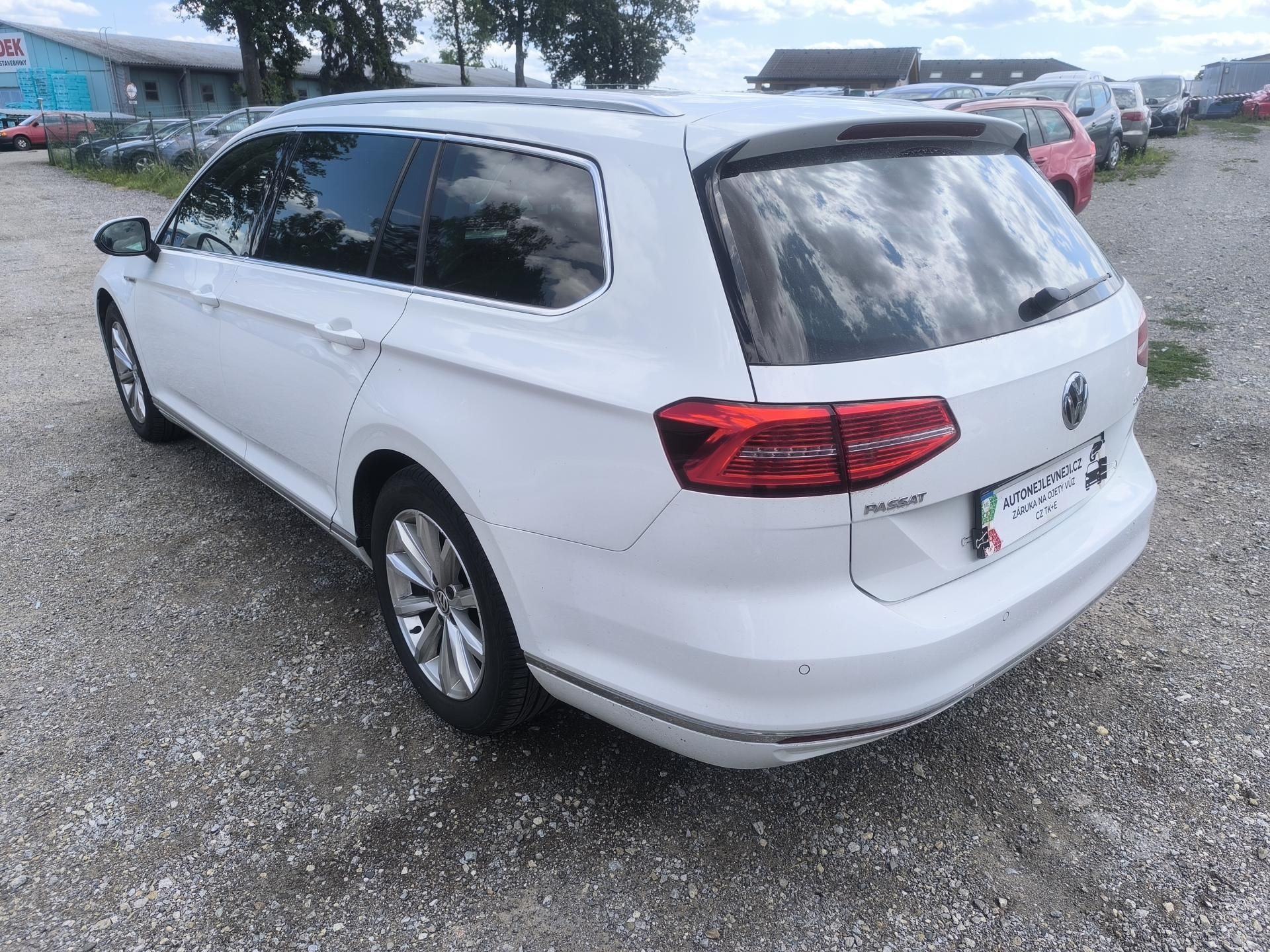 Volkswagen Passat, 4X4,MANUÁL,VÝBAVA,SERVIS,PĚKNÝ - fotka 6