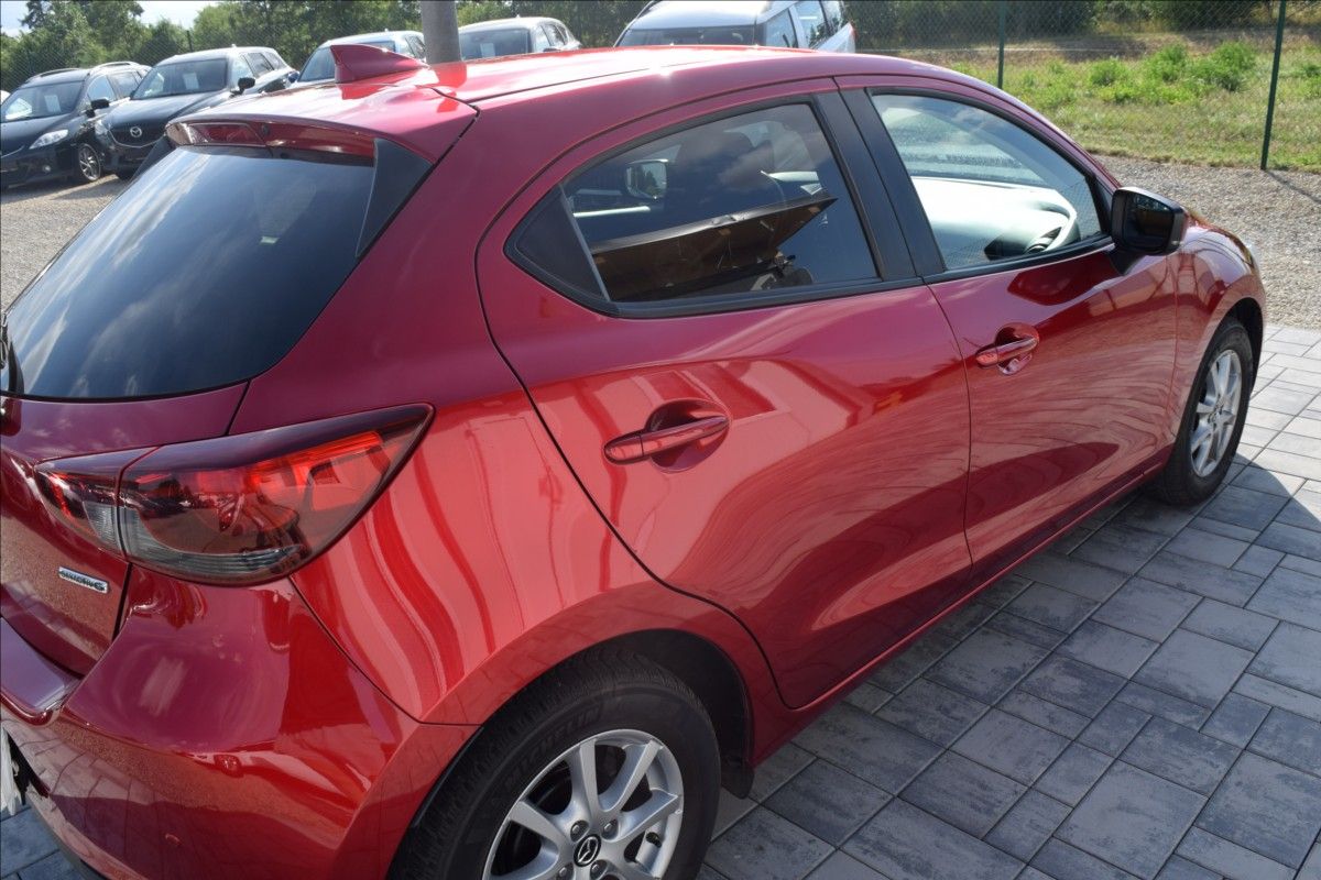 Mazda 2, 1,5 i 66KW NÍZKÉ KM NOVÁ STK - fotka 5