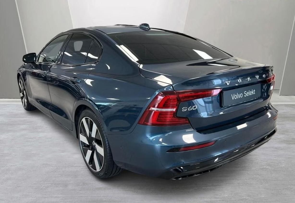 Volvo S60, Recharge T6 AWD 360k Taž Pano - fotka 4