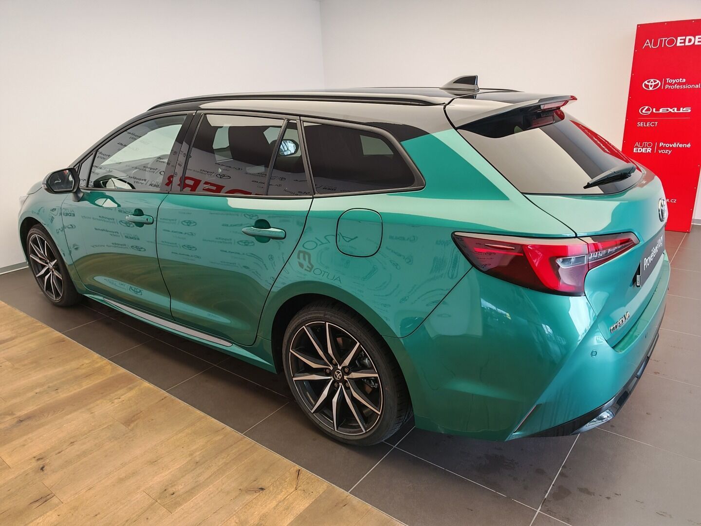 Toyota Corolla, 1.8 Hybrid e-CVT GR Sport - fotka 6