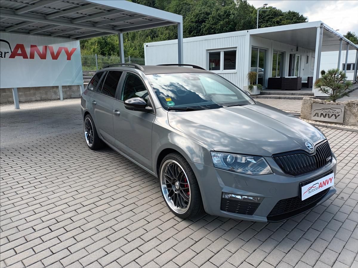 Škoda Octavia, 2,0 TDI,RS,NAVIGACE,KLIMA,AUT. - fotka 3