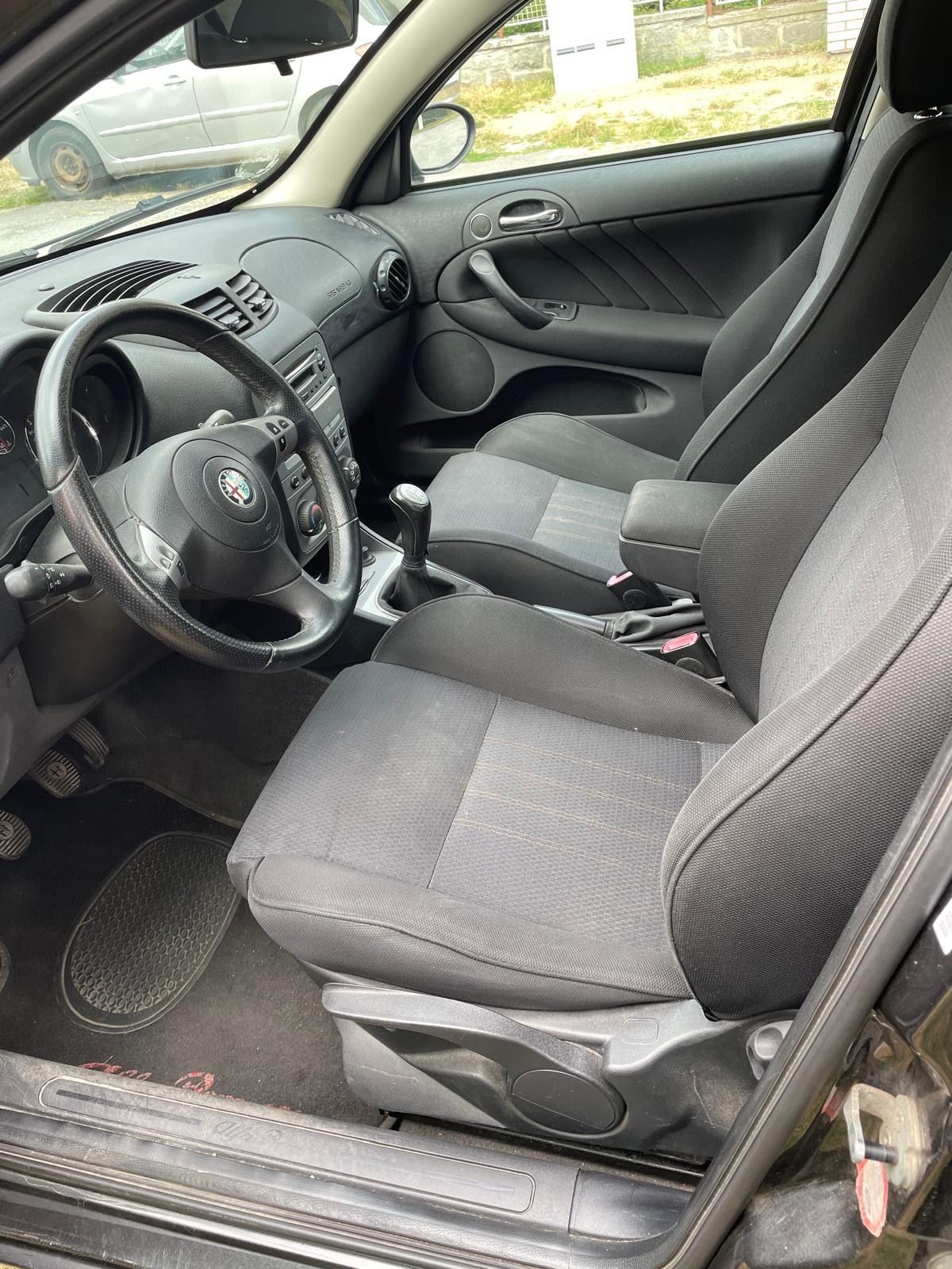 Alfa Romeo 147, 1.6 - fotka 3