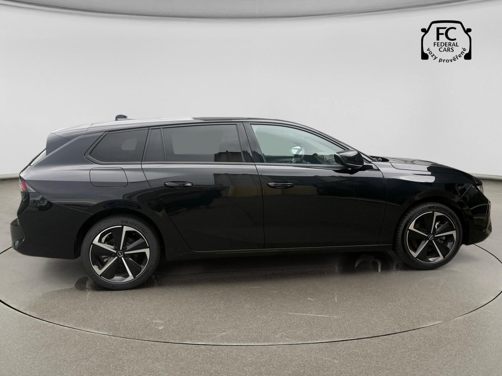 Opel Astra, ST GS 1,2Turbo 130k AT8 - fotka 4