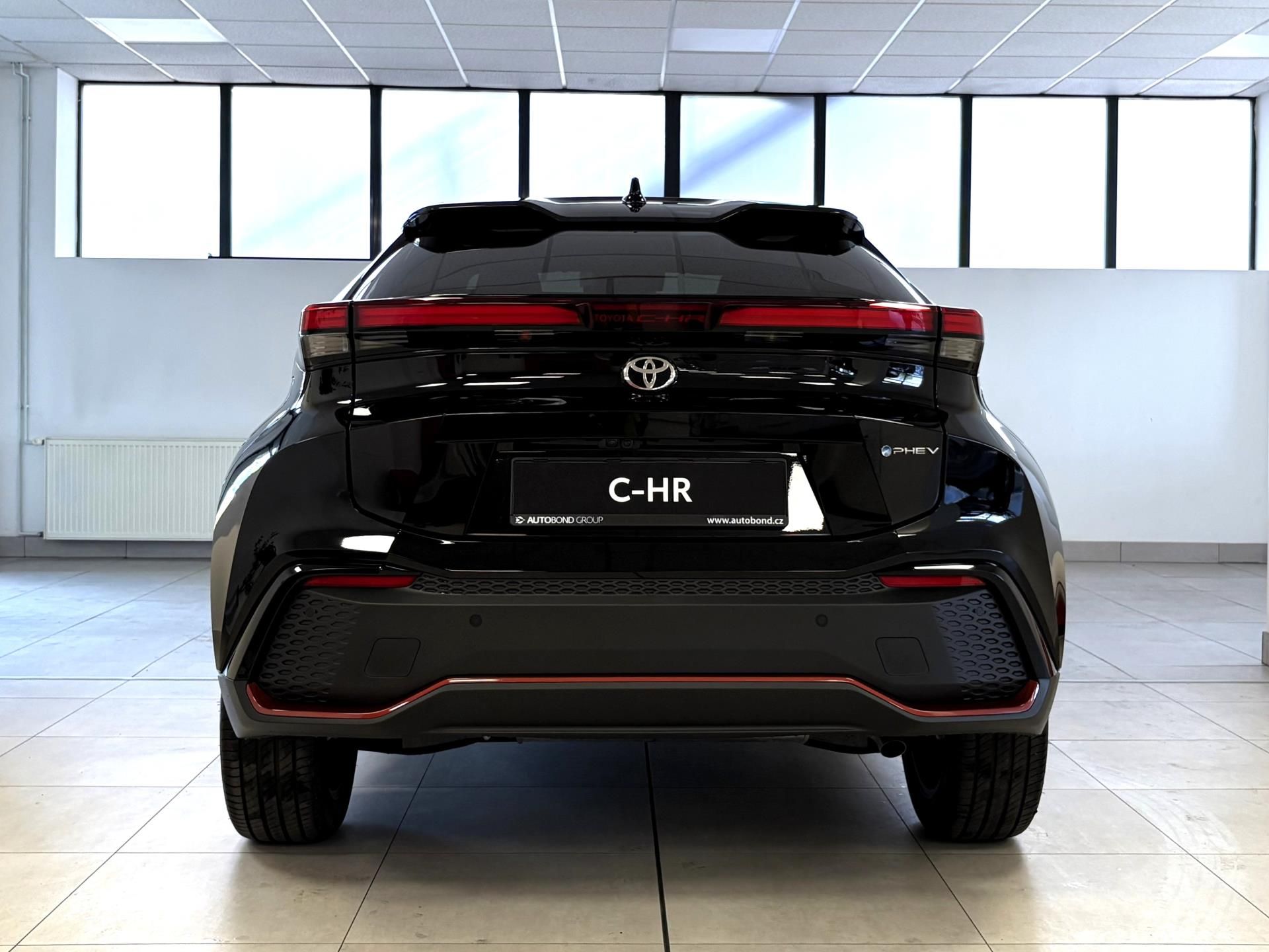 Toyota C-HR, Tokyo Edition, 2,0 L.,Plug-in - fotka 4