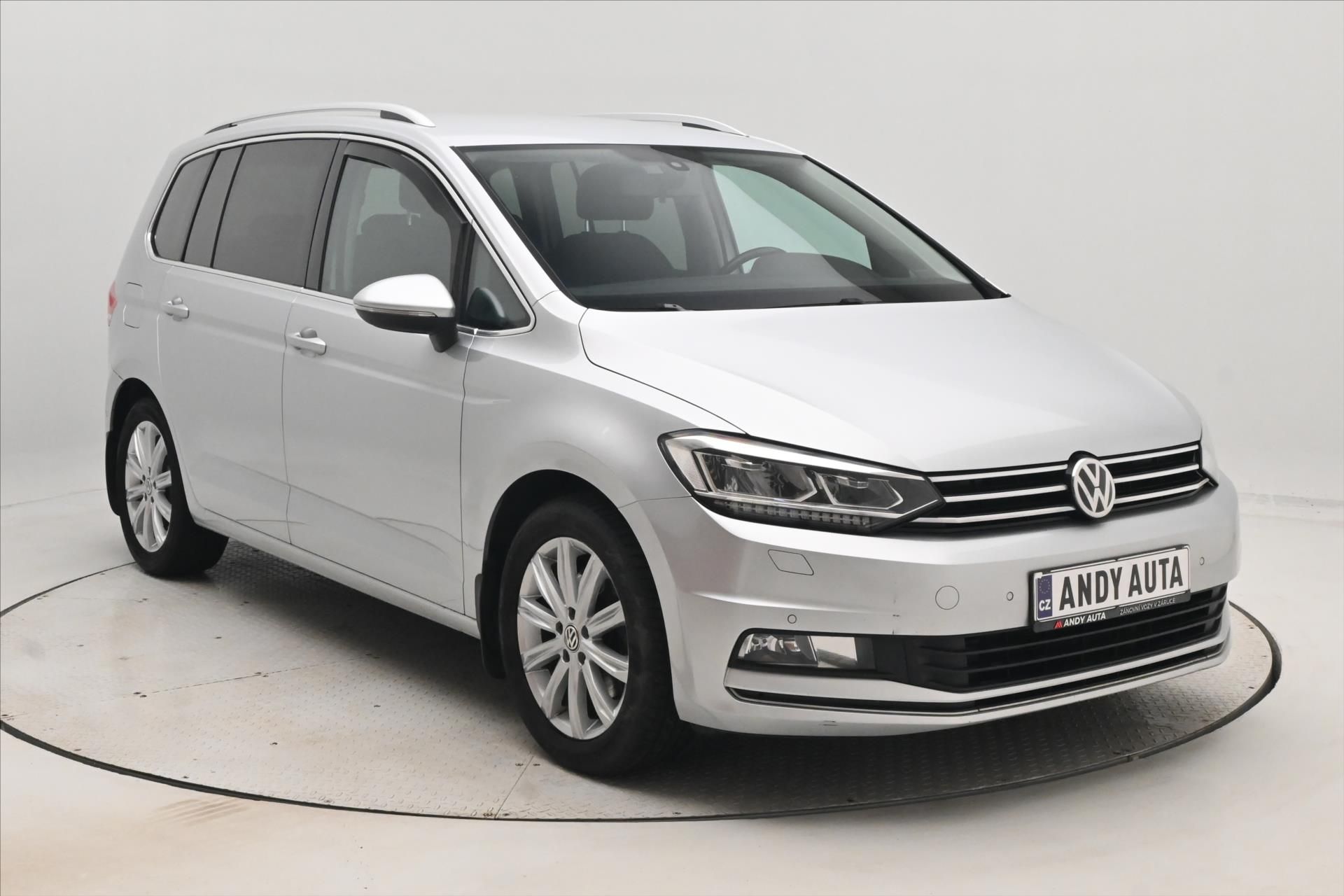 Volkswagen Touran, 2,0 TDI 110kW DSG Záruka až 5 - fotka 3