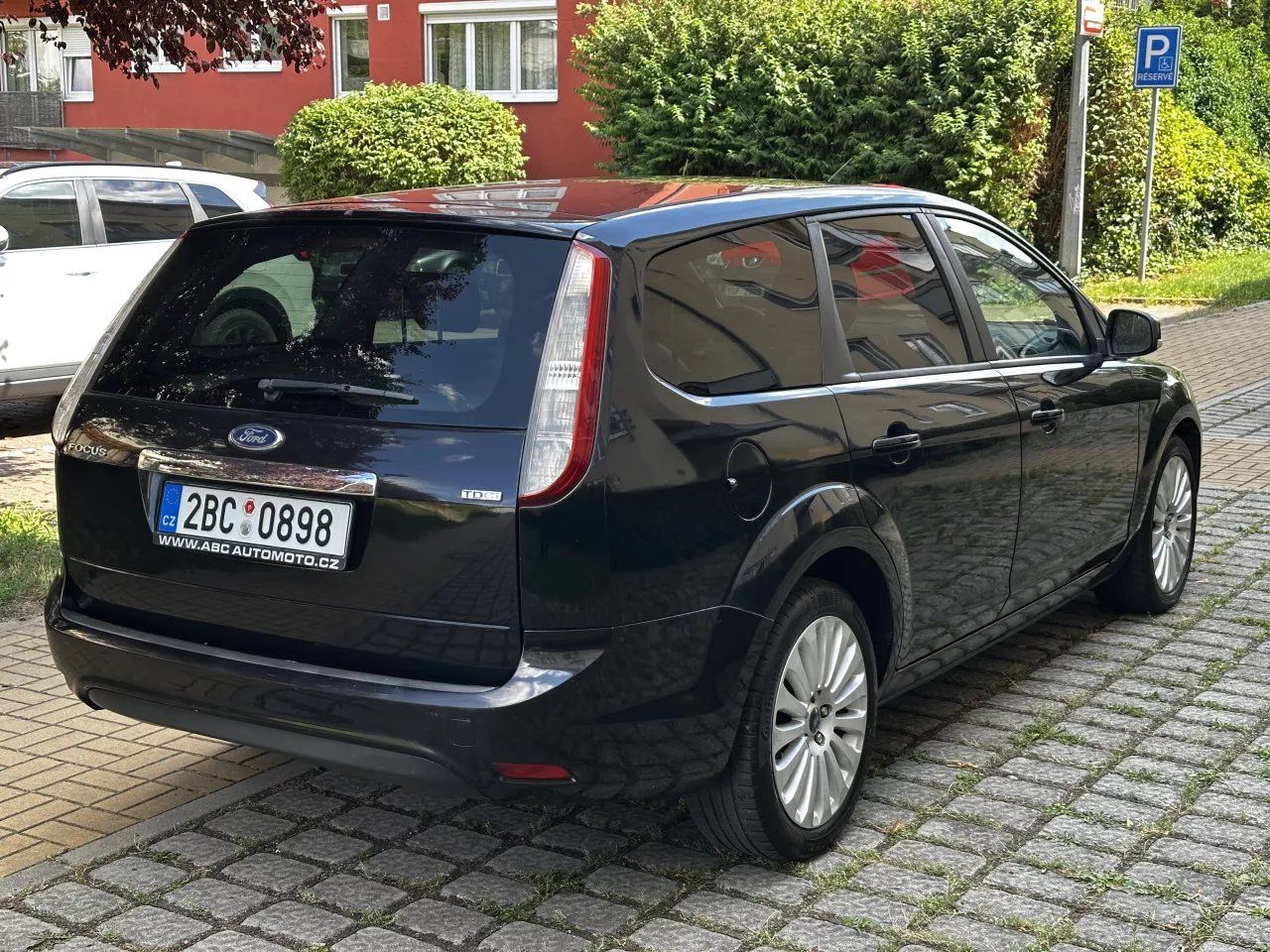 Ford Focus, 1.6 TDCi 80kW GHIA Kůže Navi - fotka 5