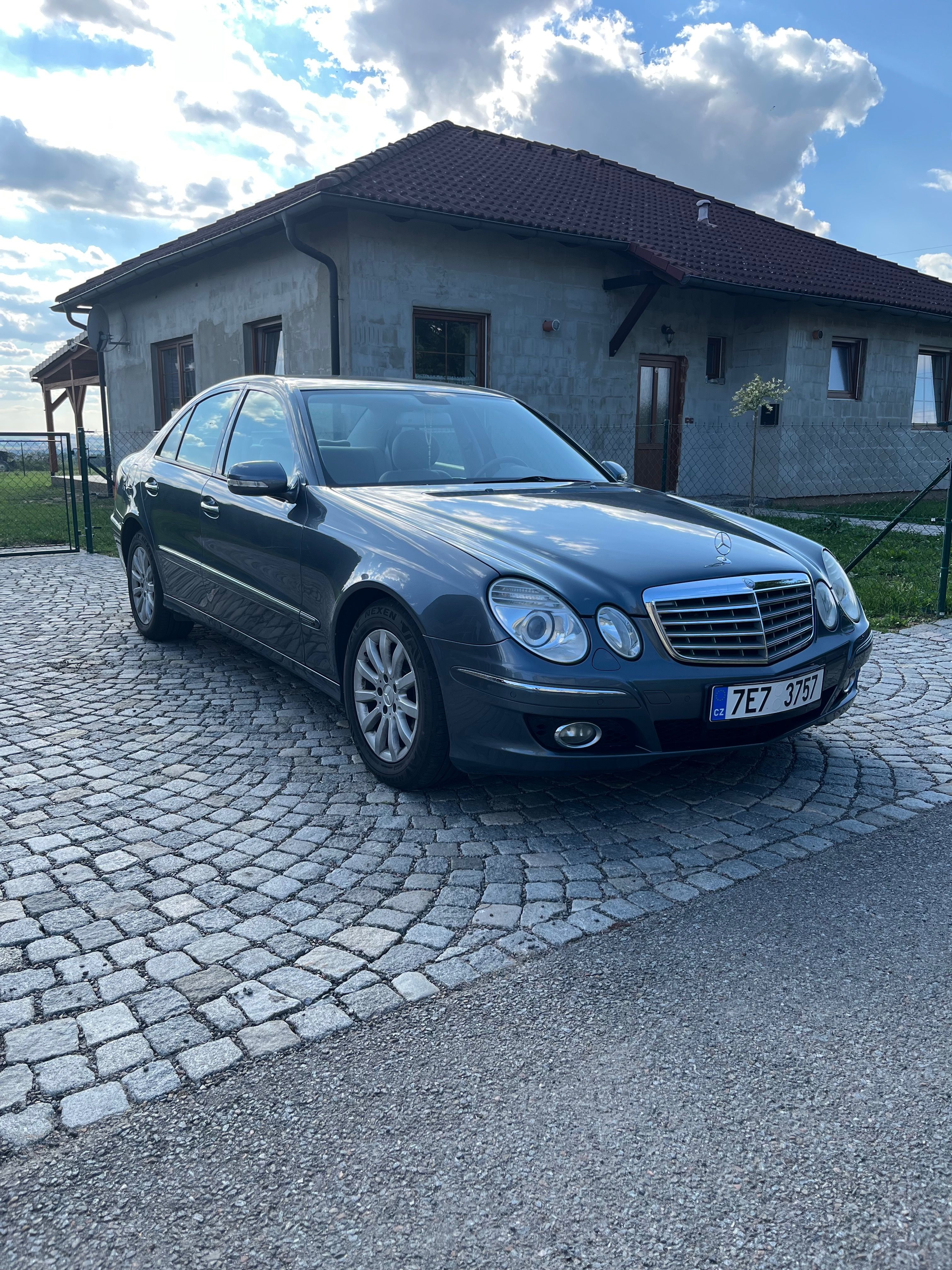Mercedes-Benz Třídy E, E280CDI - fotka 3