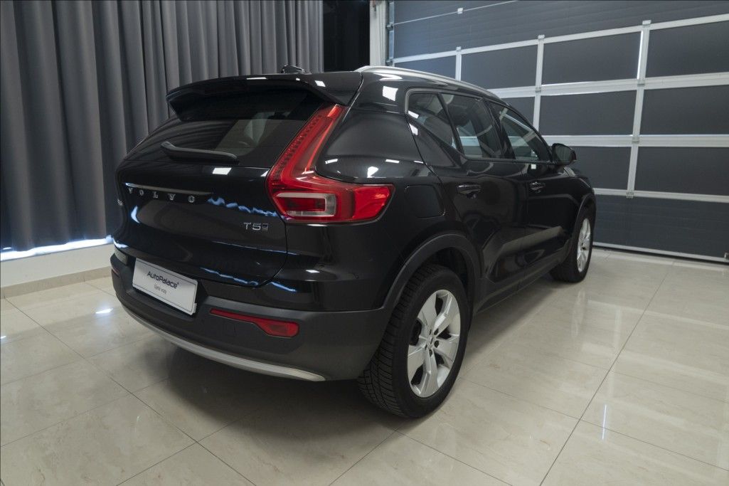 Volvo XC40, 2,0 T5 AWD NAVI KAMERA TAŽNÉ - fotka 4