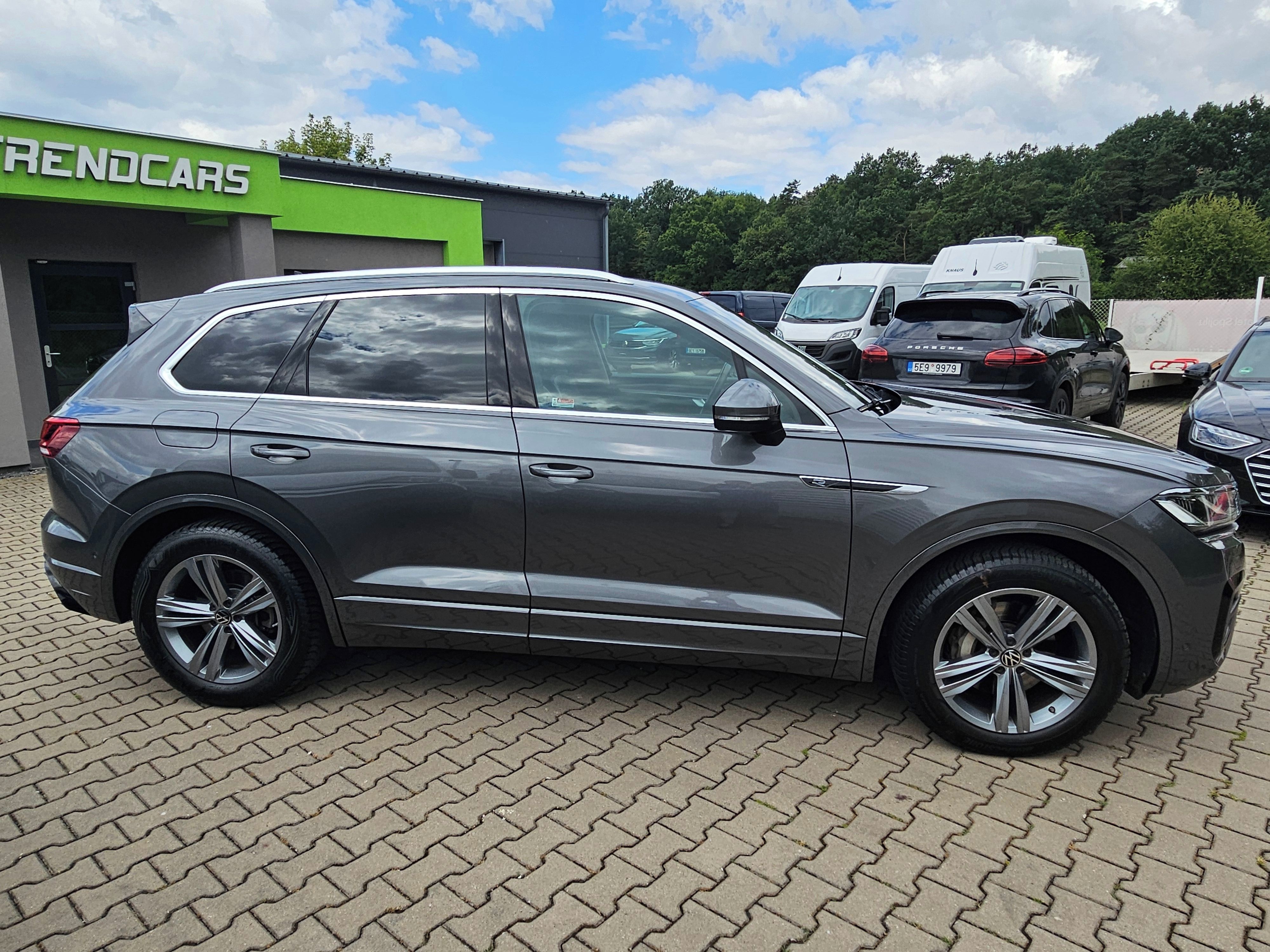 Volkswagen Touareg, 3.0 TDi R-LINE Vzuch Tažné ACC - fotka 3