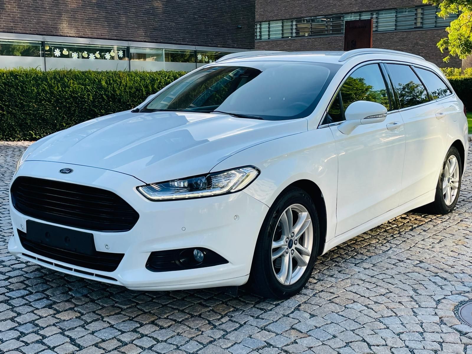 Ford Mondeo, 2.0TDCi MAN VÝHŘEV SENZORY LED - fotka 4