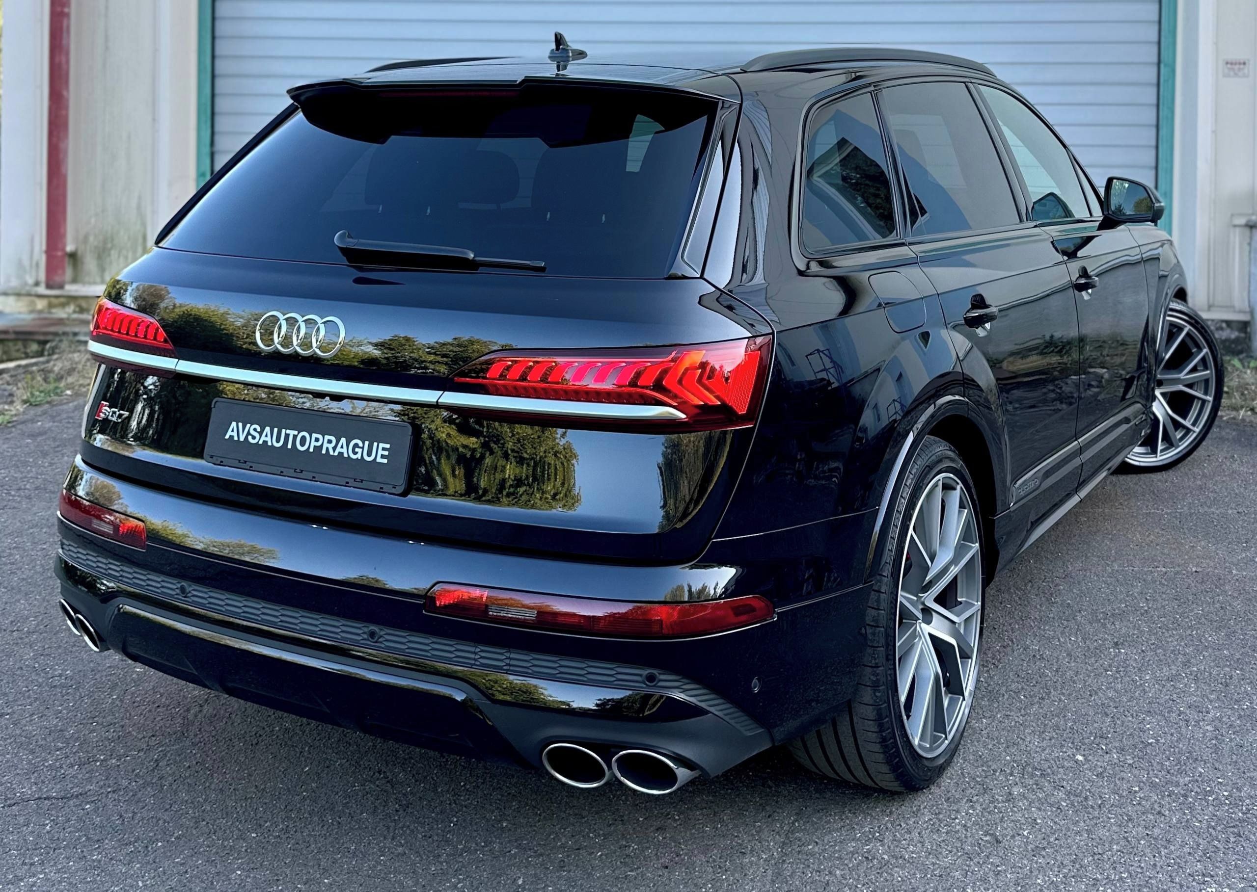 Audi SQ7, 4.0 TDI V8 320 KW 7 MÍST 2020 - fotka 4