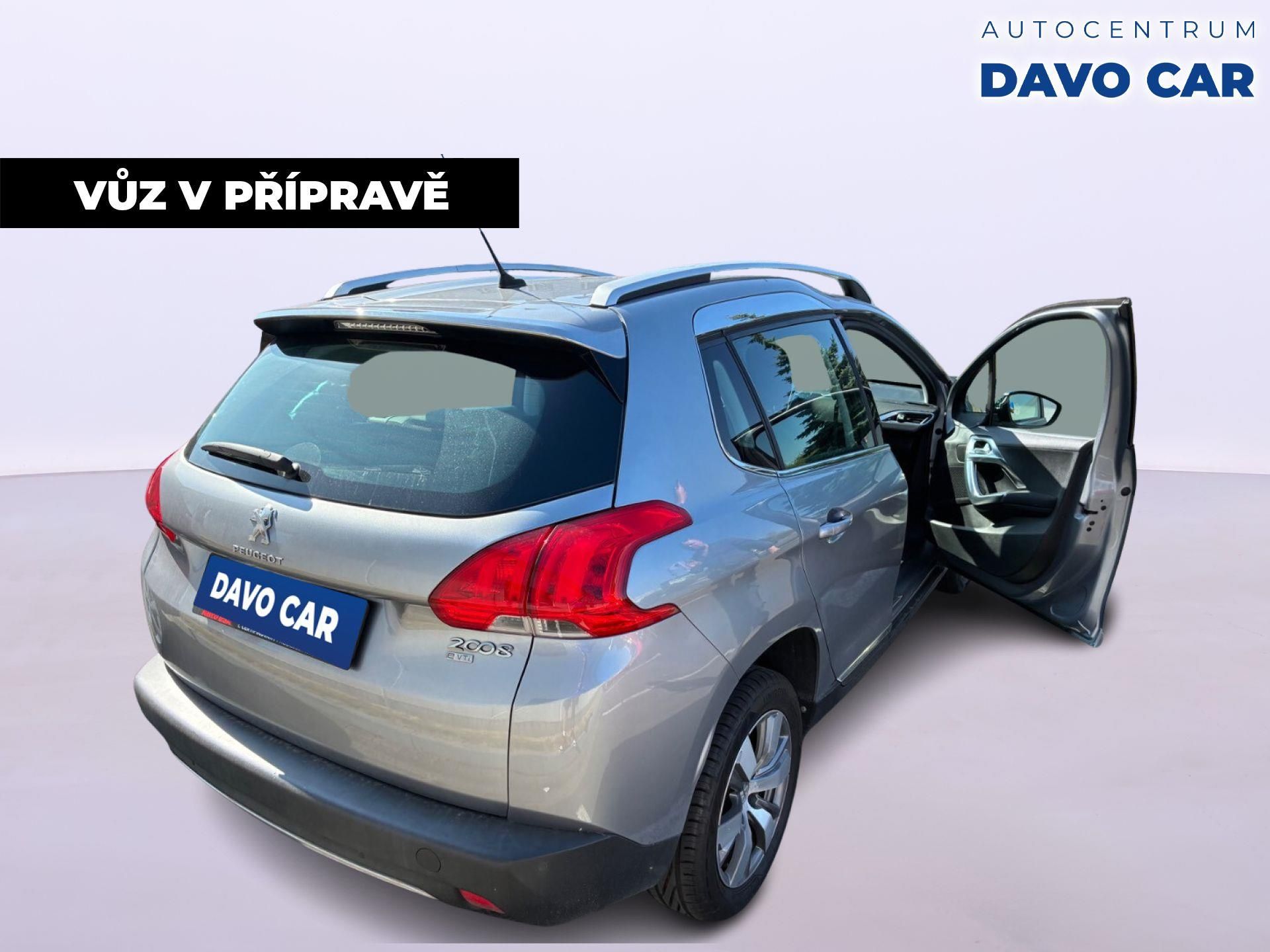 Peugeot 2008, 1,2 VTi 60kW AT,Navi - fotka 3