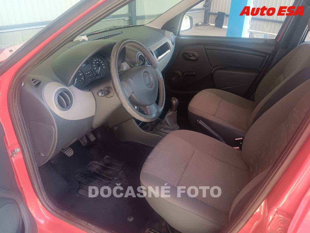 Dacia Logan, 1.2i,1.maj,ČR - fotka 3