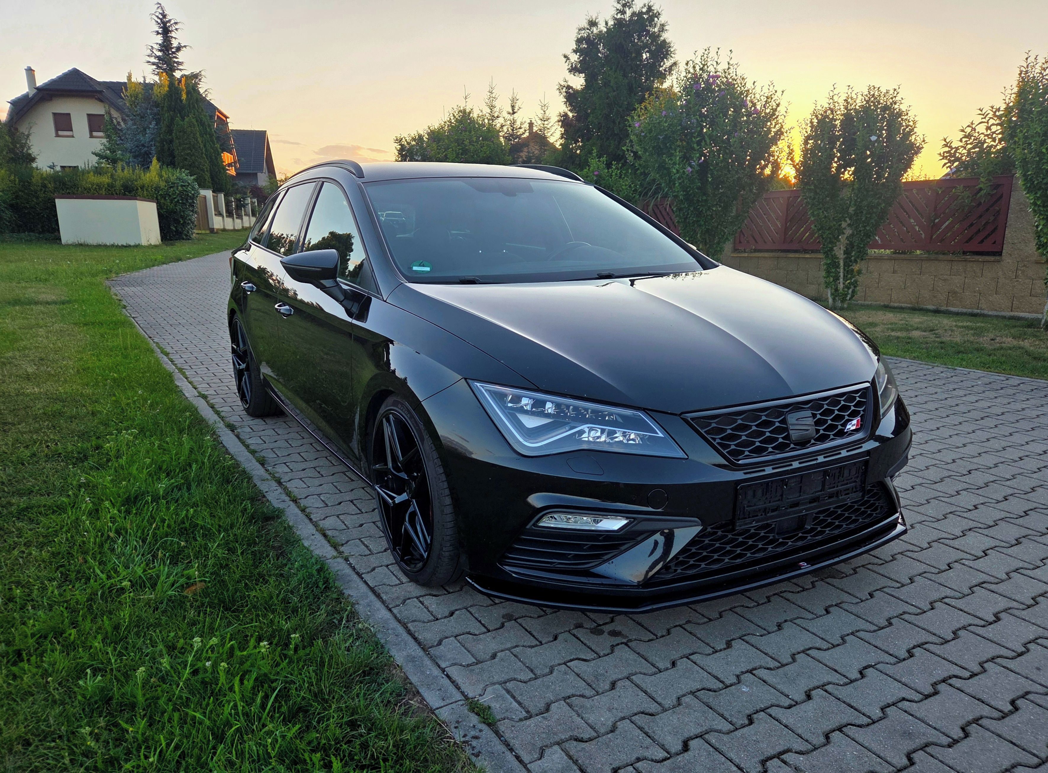 Seat Leon, Cupra 300 APR