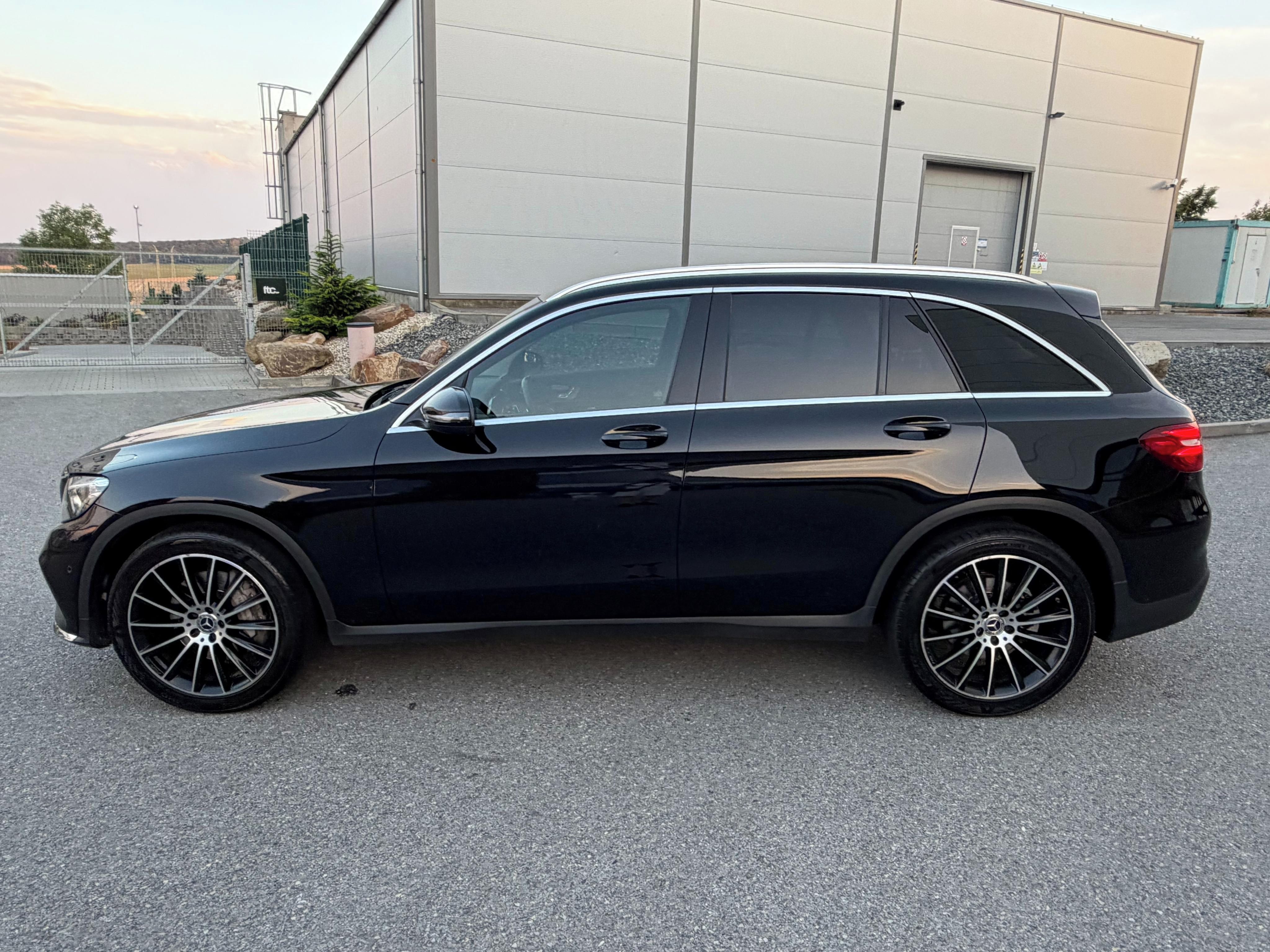 Mercedes-Benz GLC, 250d 4MATIC,Kuže,Amg,BLACK - fotka 2