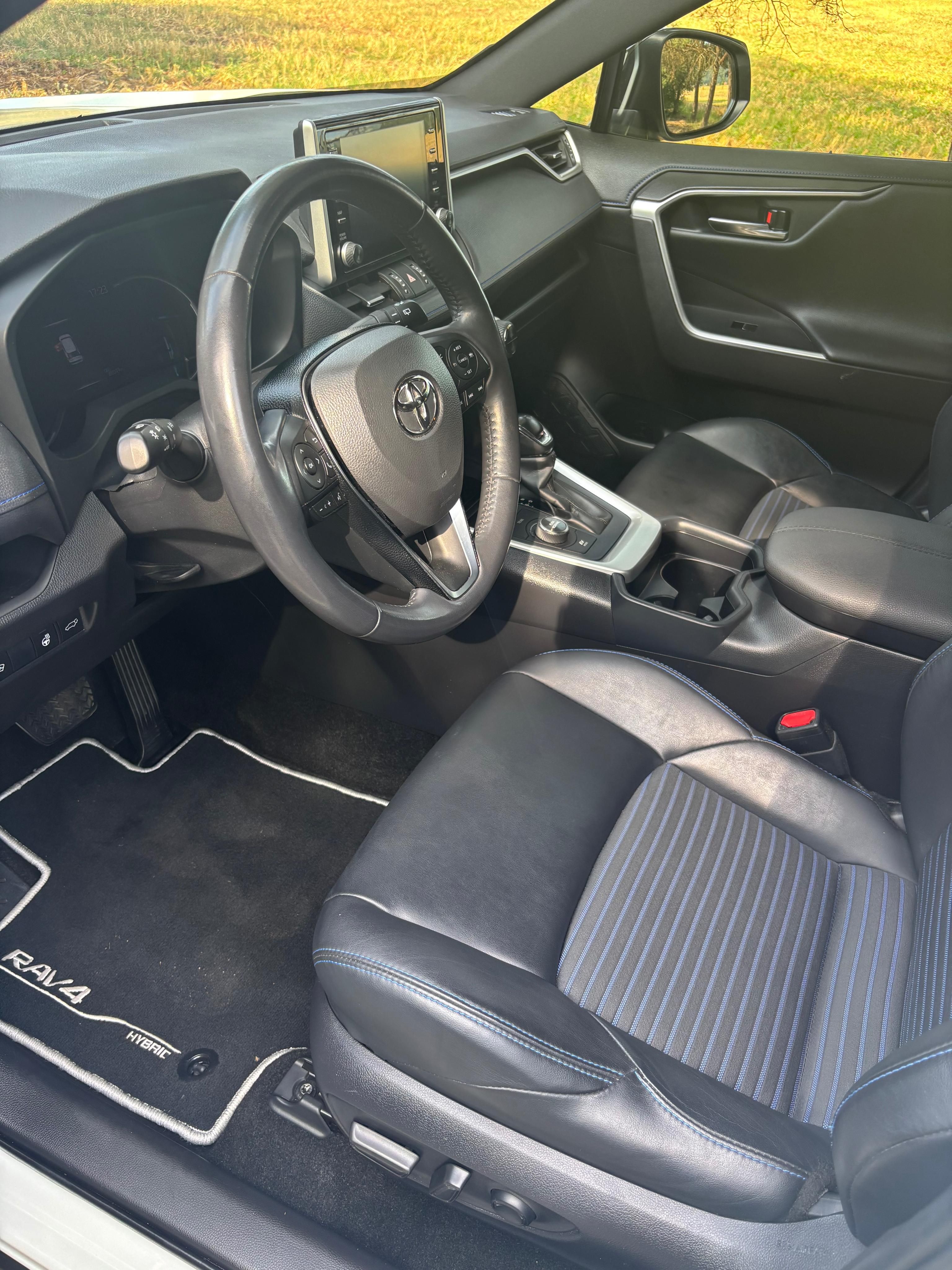 Toyota Rav4, Selection 4x4 top stav, servis - fotka 6