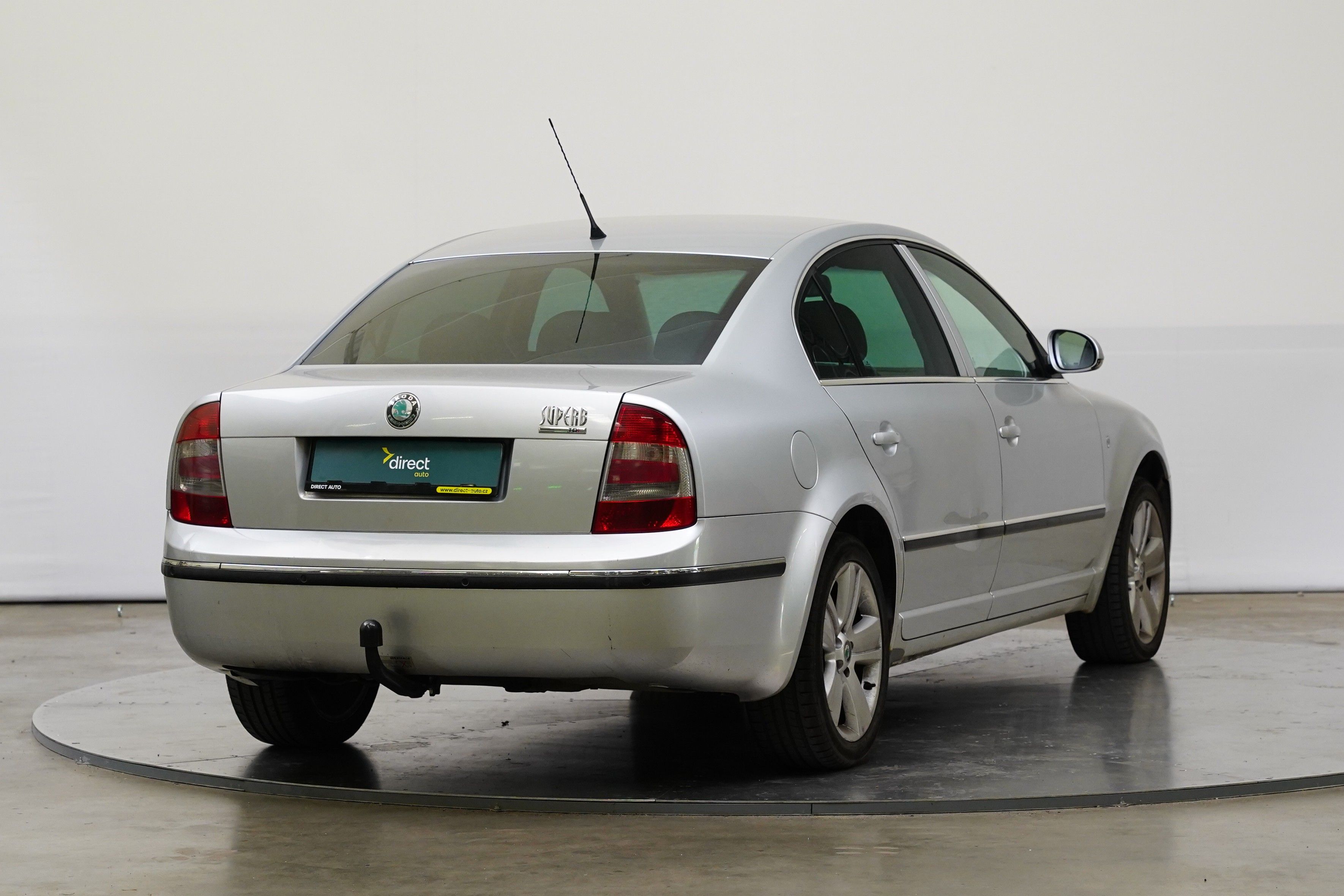 Škoda Superb, 2.0 TDI 103 kW Elegance Top - fotka 2