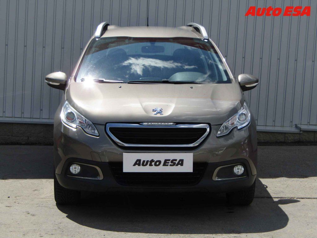 Peugeot 2008, 1.2 PureTech - fotka 2
