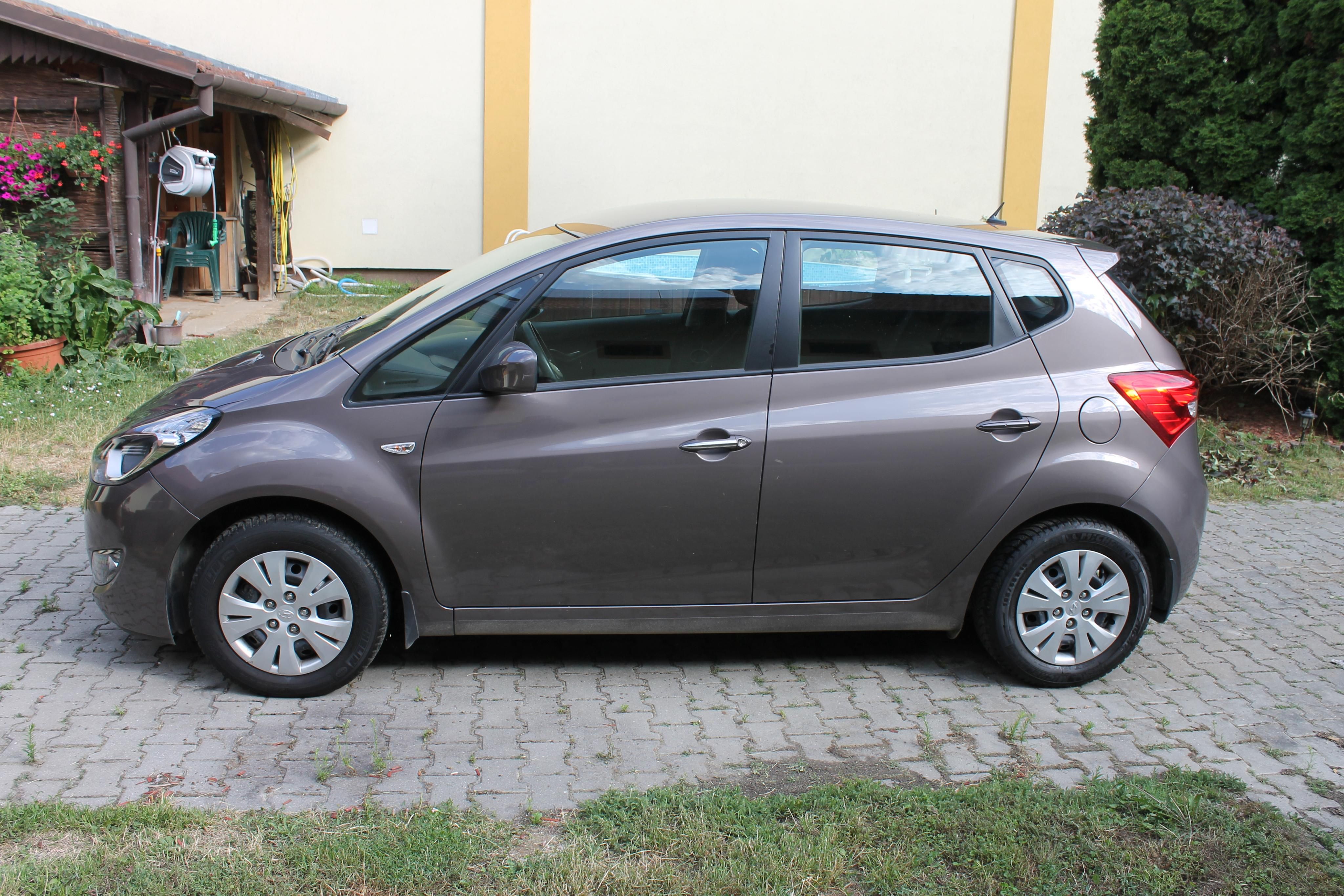 Hyundai ix20, JAKO NOVÝ 1,4i - fotka 3