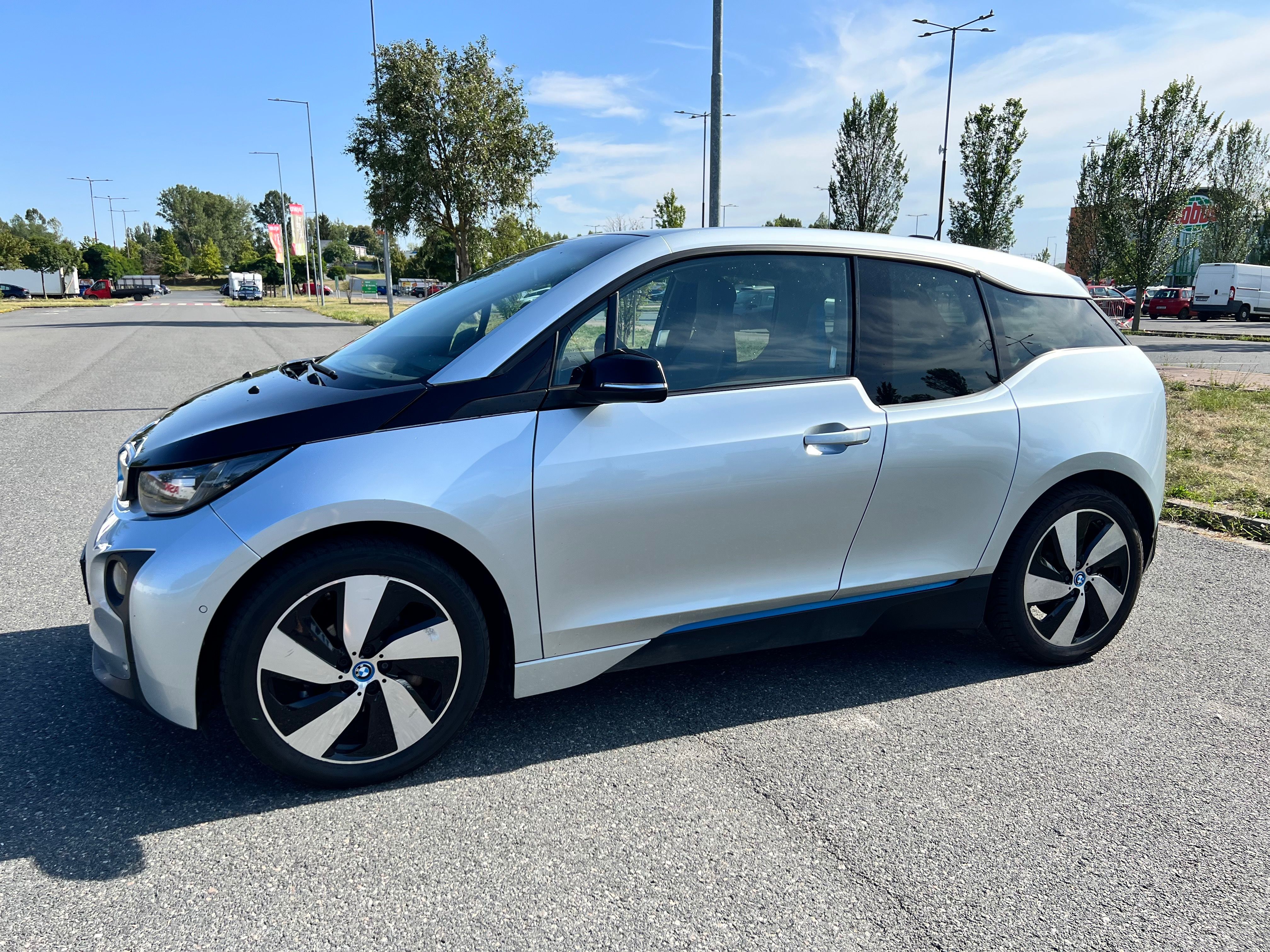 BMW i3, NAVI kamera TOP stav 87%SOH - fotka 2