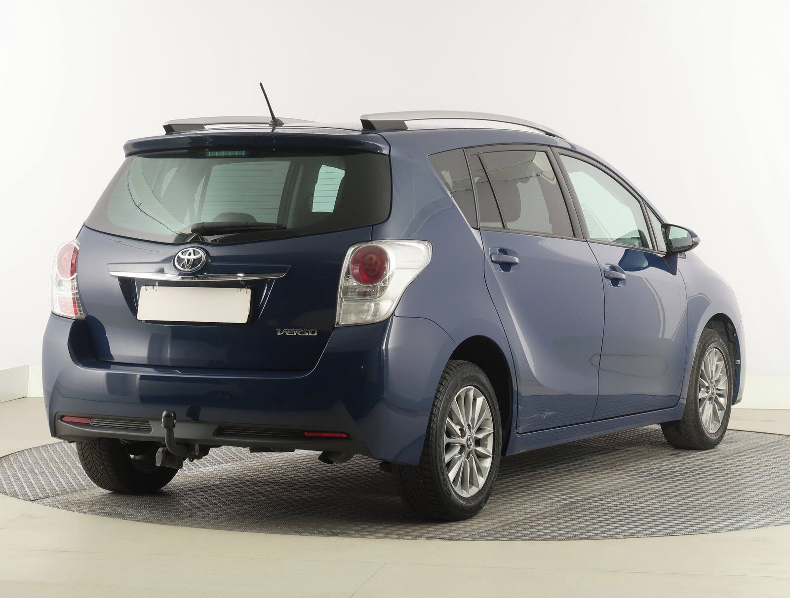 Toyota Verso, 1.6 D-4D, Xenony - fotka 5