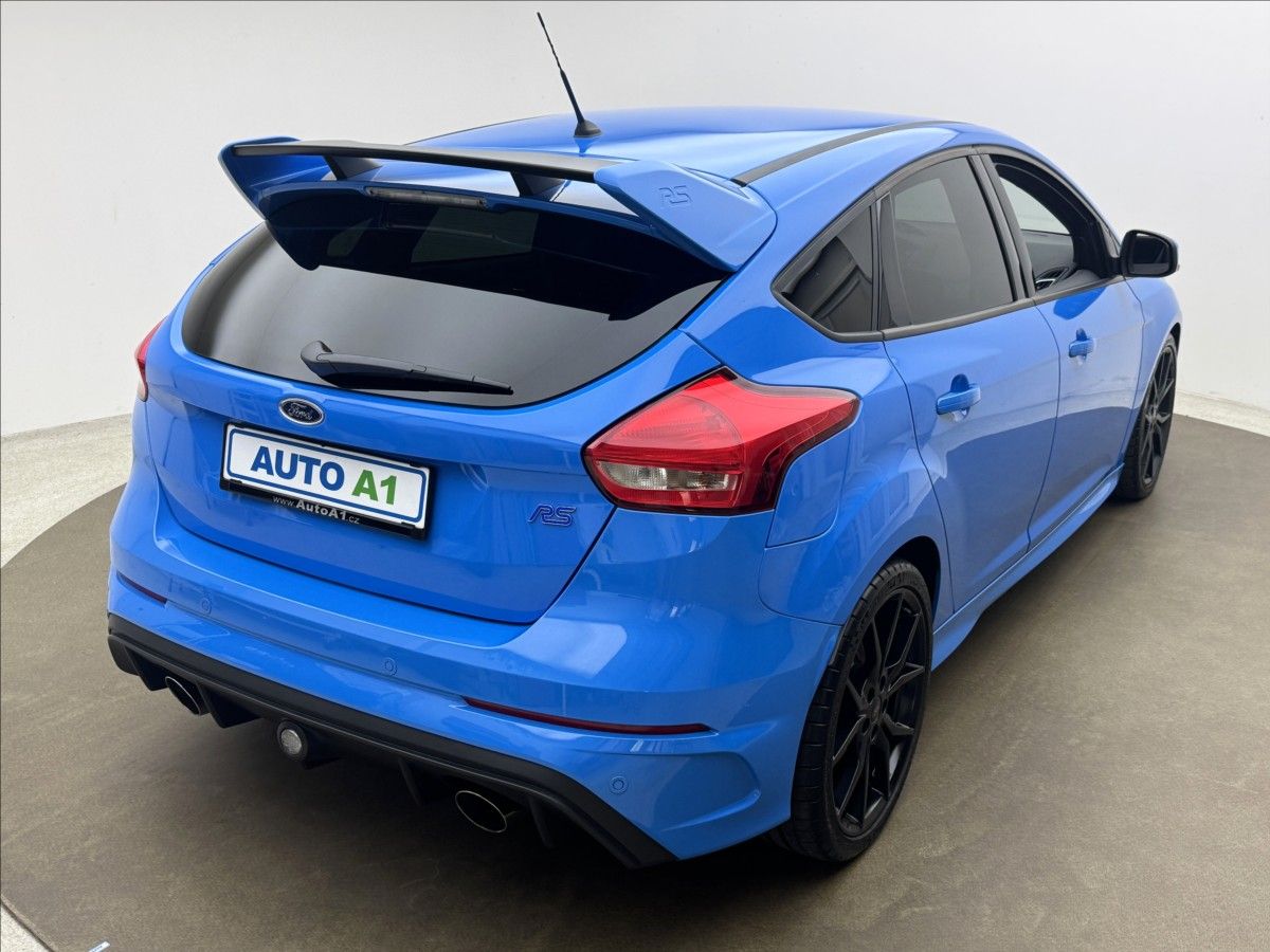 Ford Focus, 2,3 RS AWD 10TKM SERVIS 1.MAJ - fotka 4