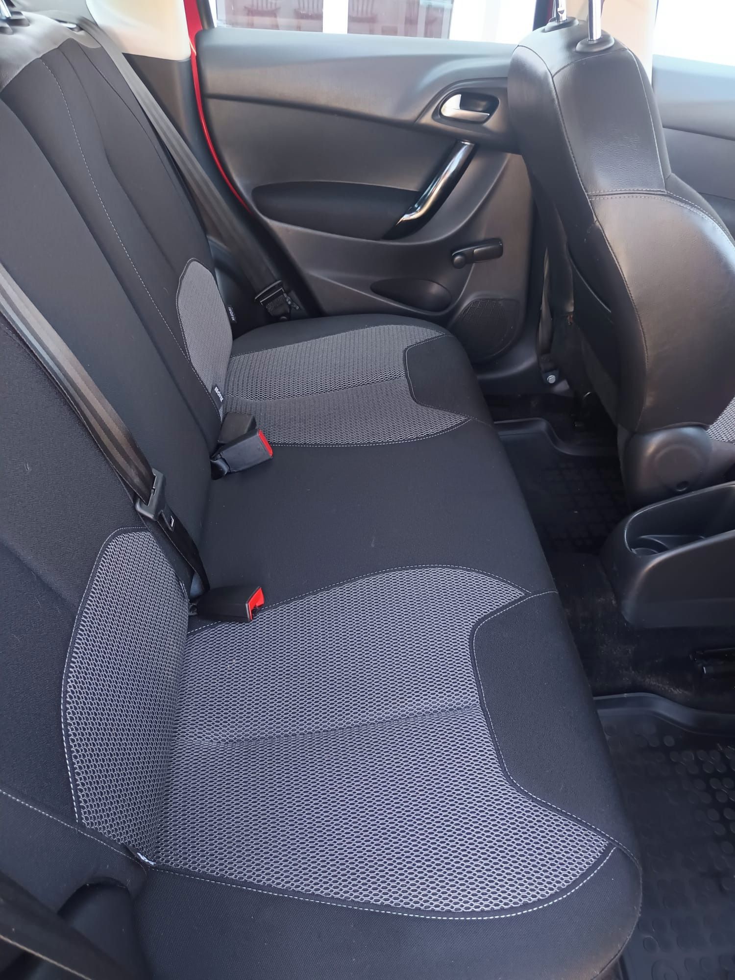 Citroën C3, 1,4 HDI pravidelně servisováno - fotka 6