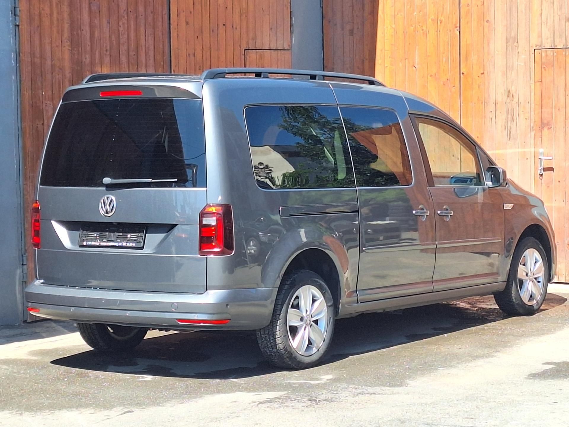 Volkswagen Caddy, MAXI 2,0TDi 7míst DSG HIGHLINE - fotka 4